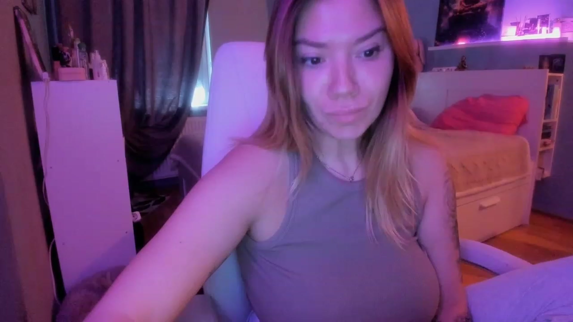 Gallery image thumbnail from NickyBlein's myfreecams stream on, 11/24/2023, 09:37 image 20 of 20