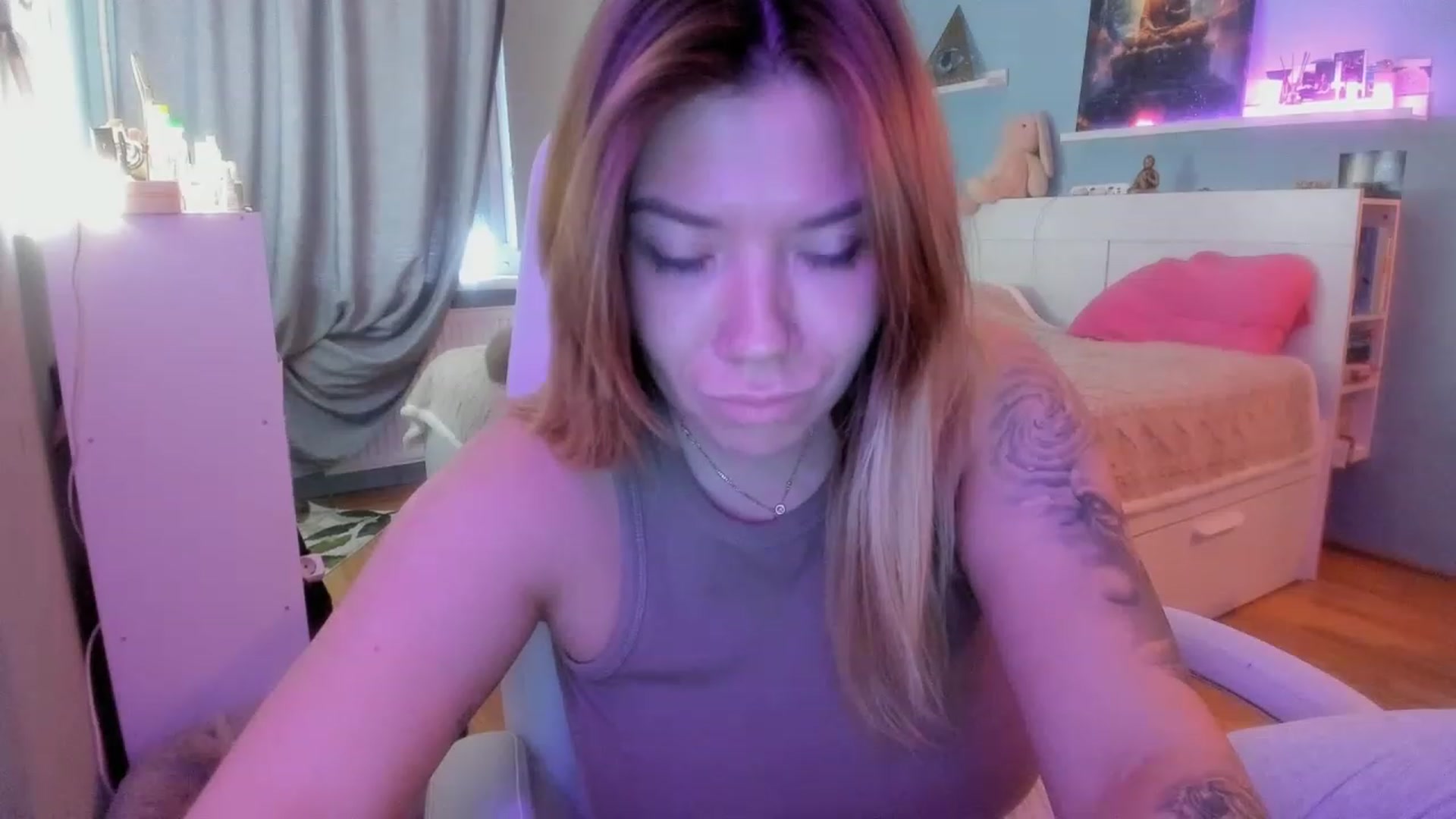 Gallery image thumbnail from NickyBlein's myfreecams stream on, 11/24/2023, 09:37 image 5 of 20