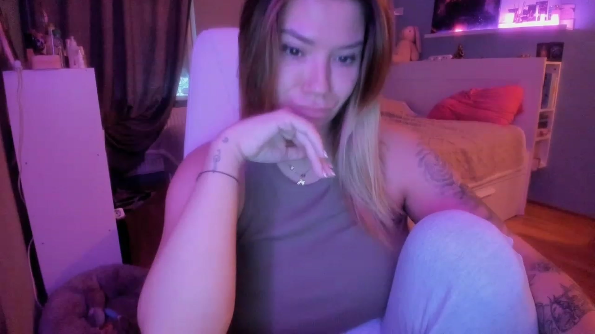 Gallery image thumbnail from NickyBlein's myfreecams stream on, 11/24/2023, 12:58 image 9 of 20