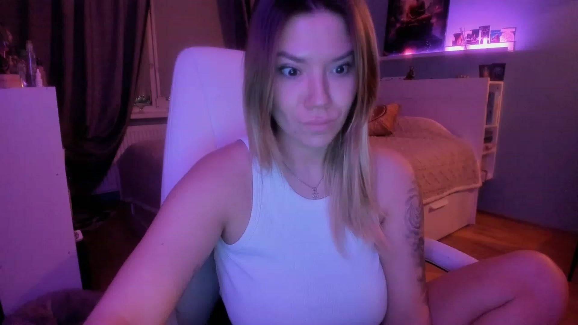 Gallery image thumbnail from NickyBlein's myfreecams stream on, 11/25/2023, 16:51 image 2 of 20
