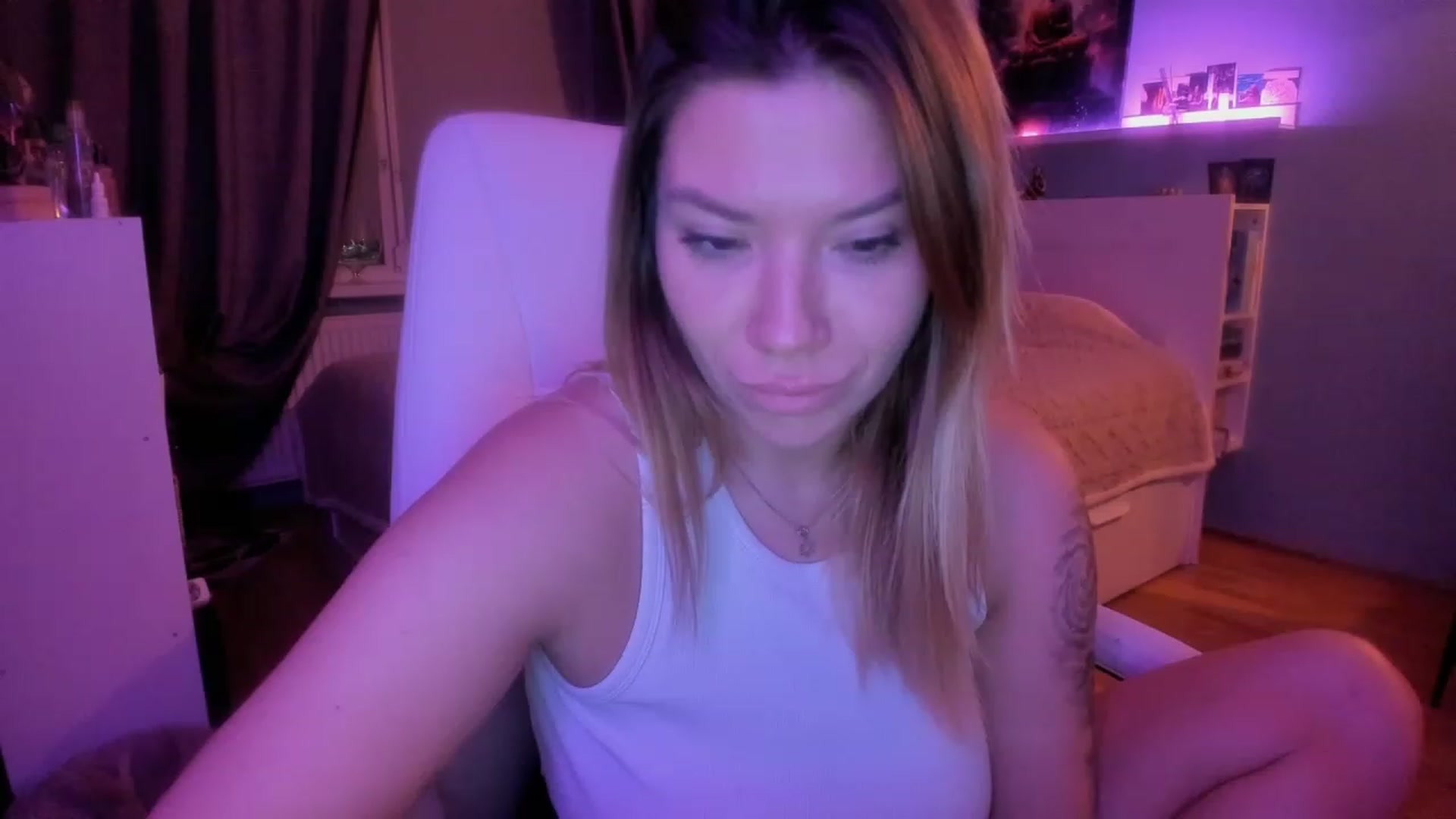 Gallery image thumbnail from NickyBlein's myfreecams stream on, 11/25/2023, 16:51 image 3 of 20