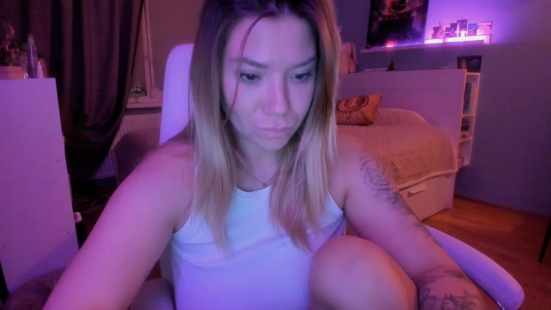 Gallery image thumbnail from NickyBlein's myfreecams stream on, 11/25/2023, 17:45 image 9 of 20
