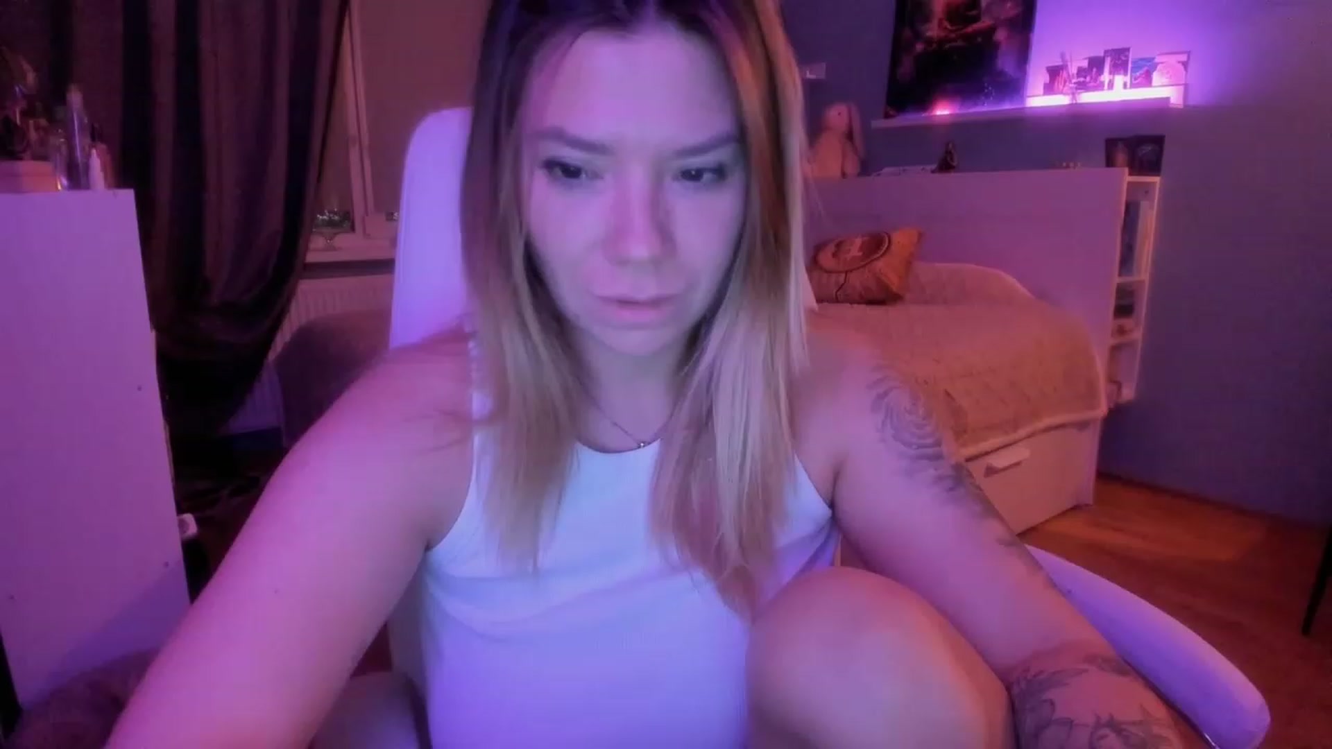 Gallery image thumbnail from NickyBlein's myfreecams stream on, 11/25/2023, 17:45 image 7 of 20