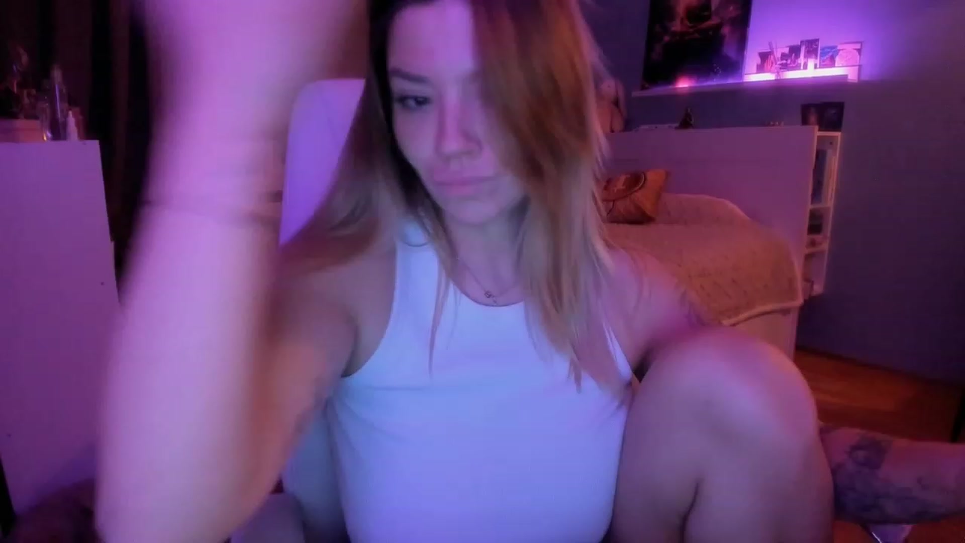 Gallery image thumbnail from NickyBlein's myfreecams stream on, 11/25/2023, 17:45 image 13 of 20