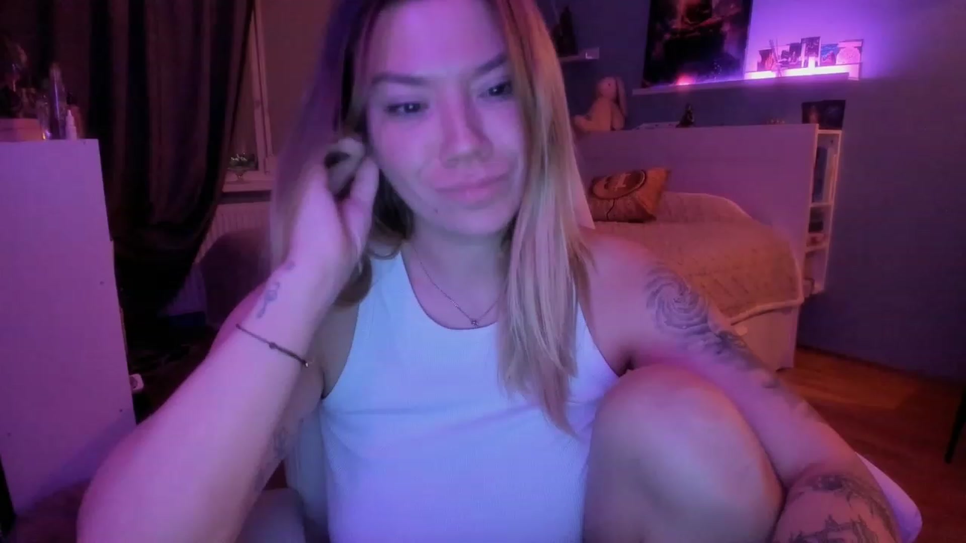 Gallery image thumbnail from NickyBlein's myfreecams stream on, 11/25/2023, 17:45 image 3 of 20