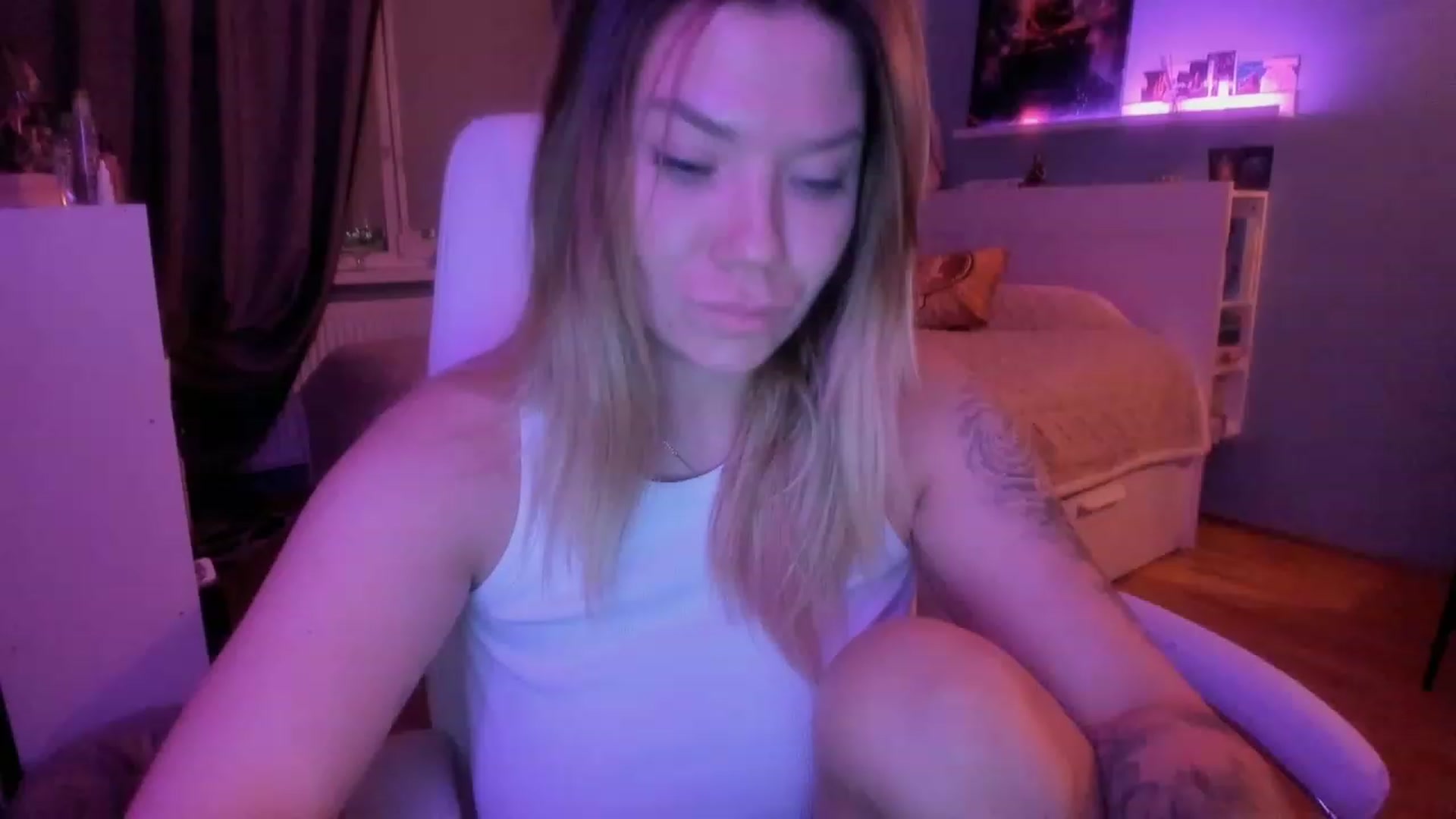 Gallery image thumbnail from NickyBlein's myfreecams stream on, 11/25/2023, 17:45 image 6 of 20
