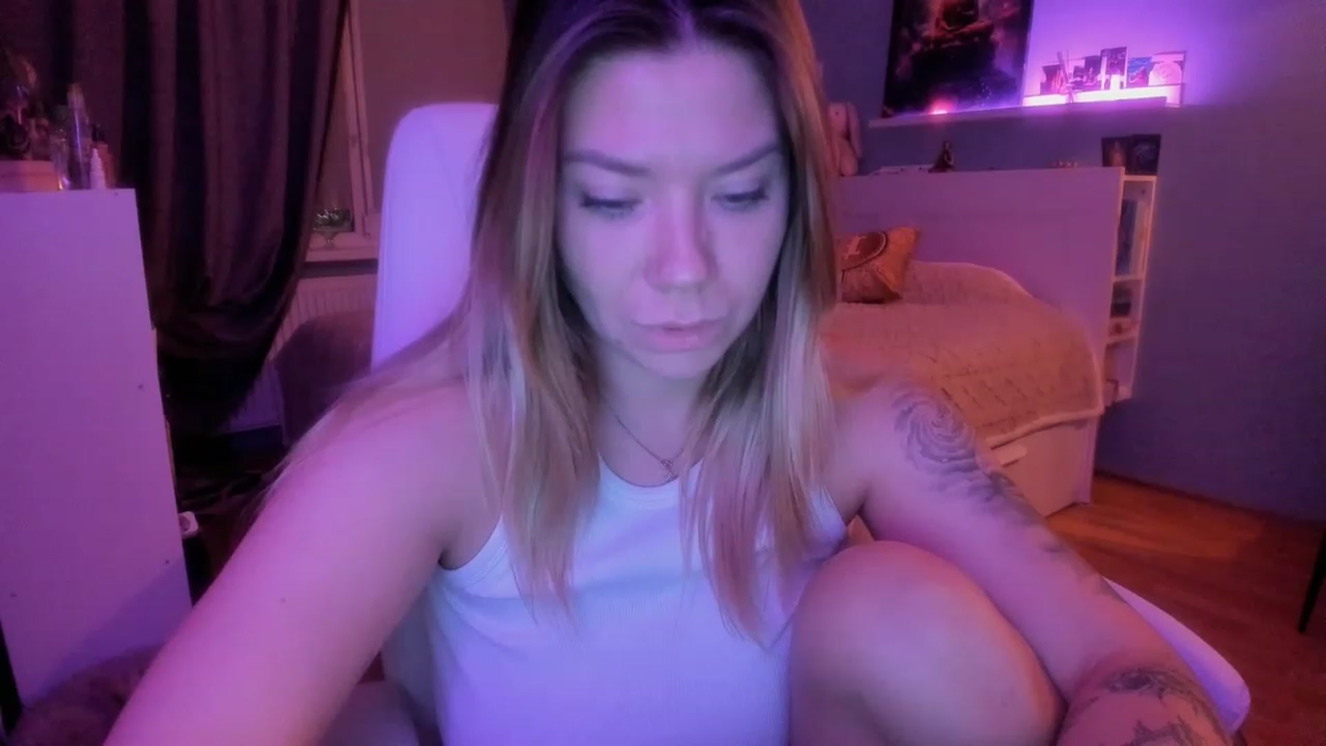 Gallery image thumbnail from NickyBlein's myfreecams stream on, 11/25/2023, 17:45 image 18 of 20