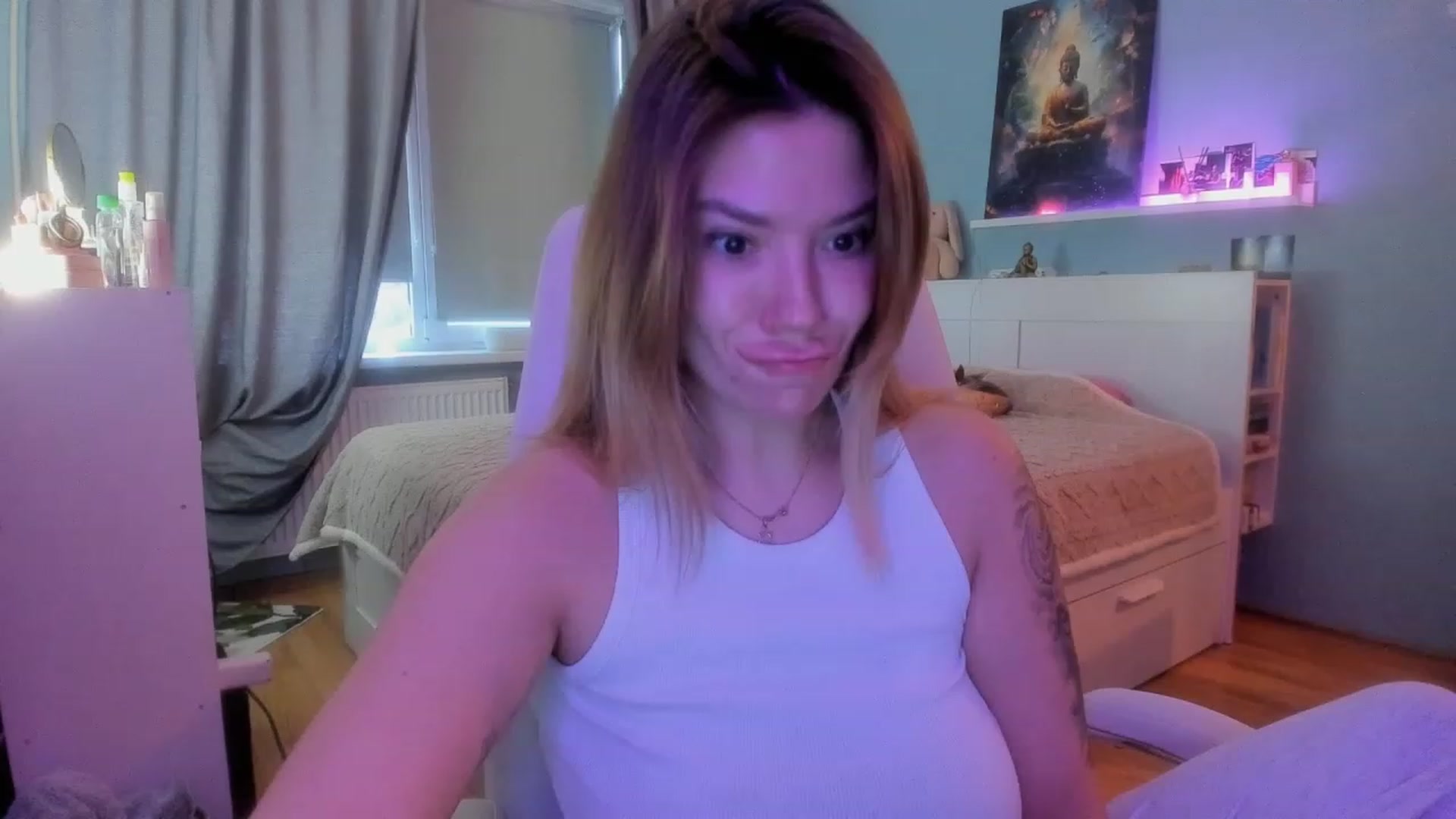 Gallery image thumbnail from NickyBlein's myfreecams stream on, 11/28/2023, 09:06 image 1 of 20