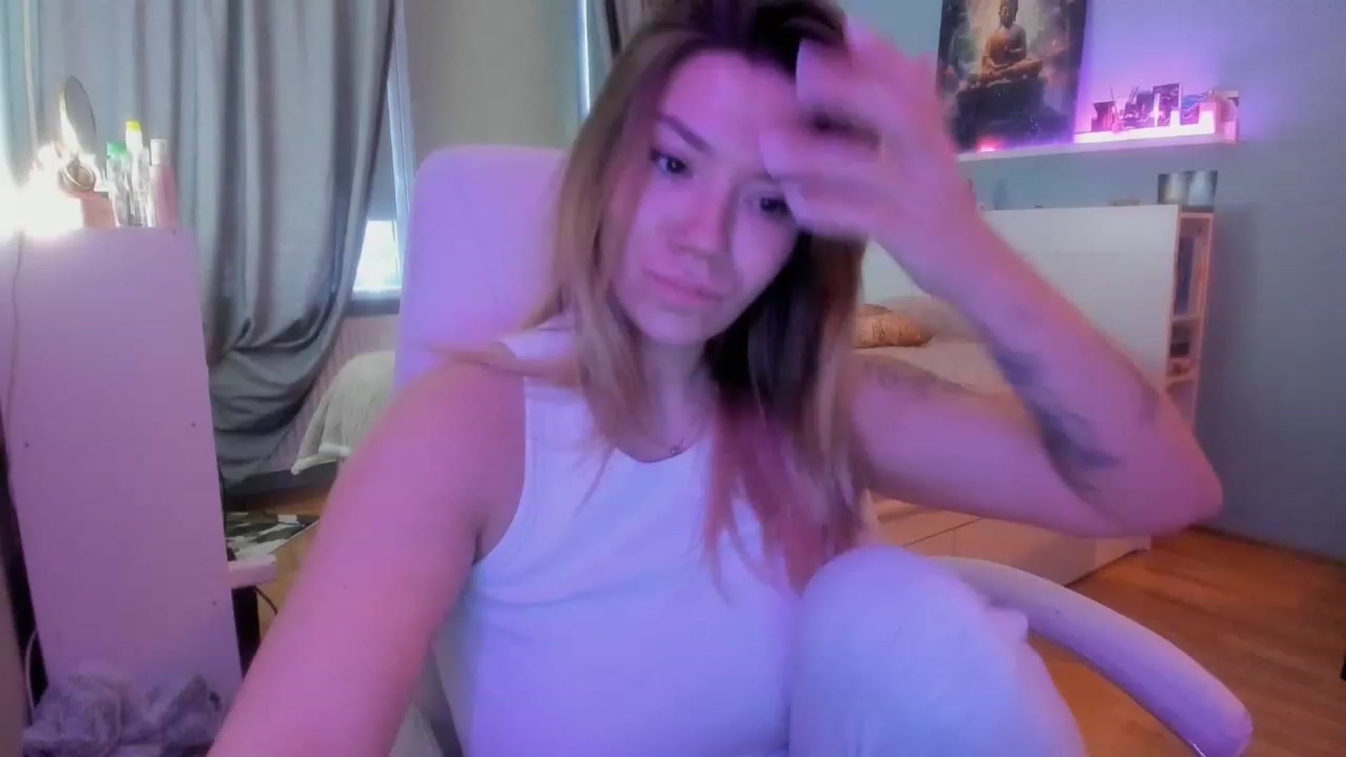 Gallery image thumbnail from NickyBlein's myfreecams stream on, 11/28/2023, 09:06 image 17 of 20