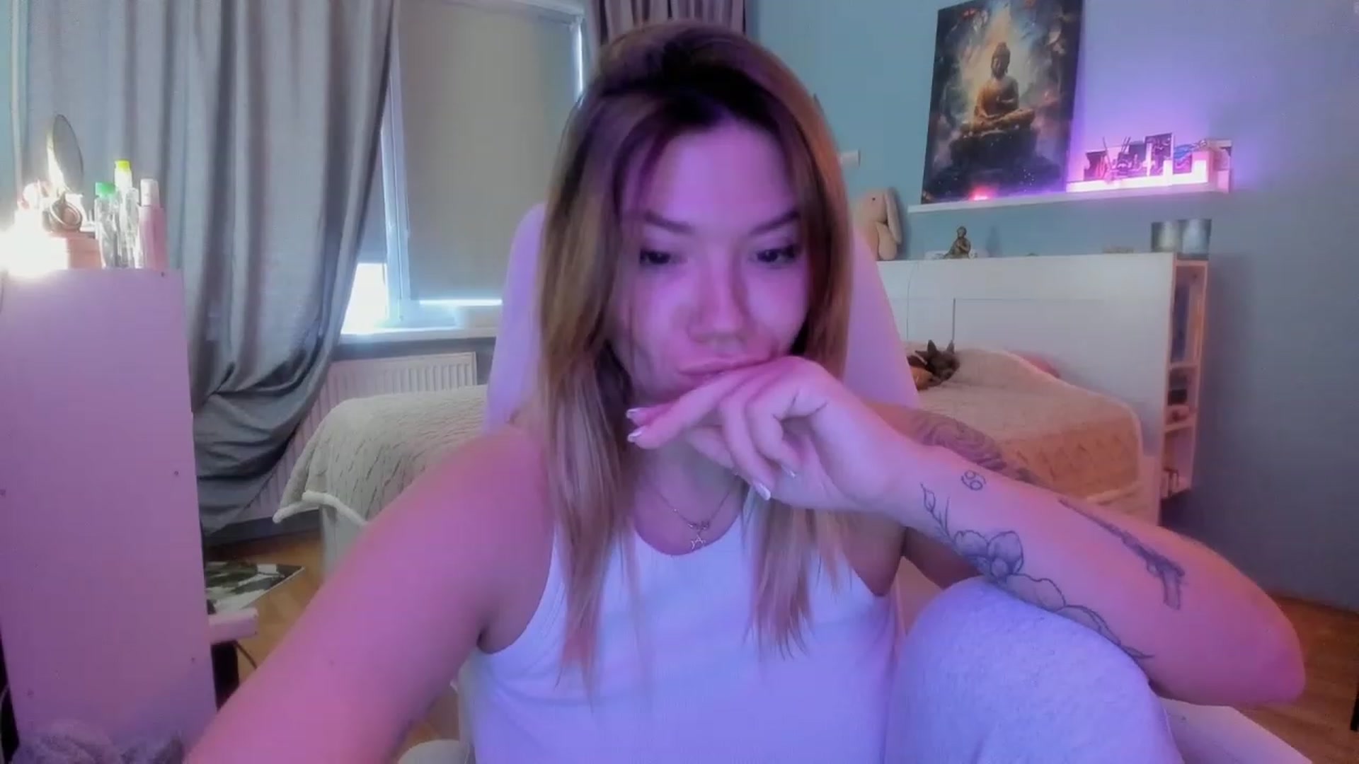 Gallery image thumbnail from NickyBlein's myfreecams stream on, 11/28/2023, 09:06 image 8 of 20