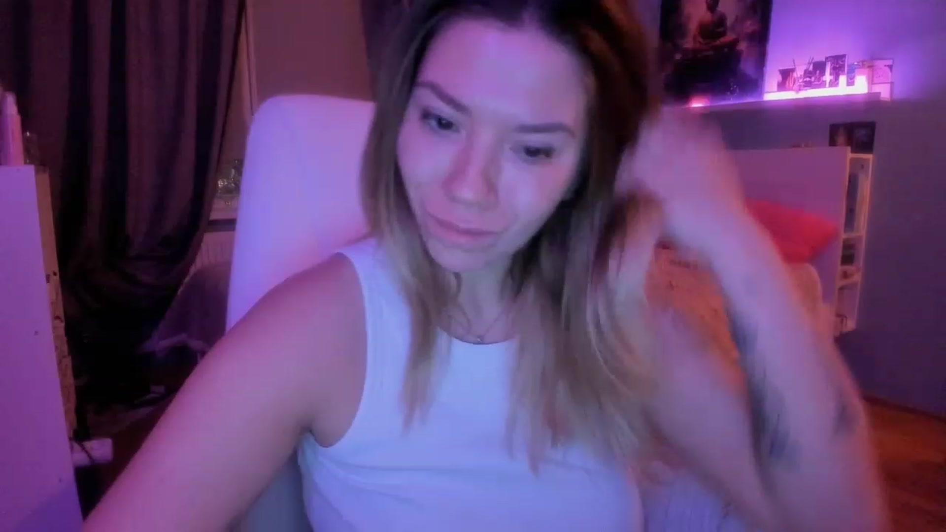 Gallery image thumbnail from NickyBlein's myfreecams stream on, 11/28/2023, 18:16 image 16 of 20