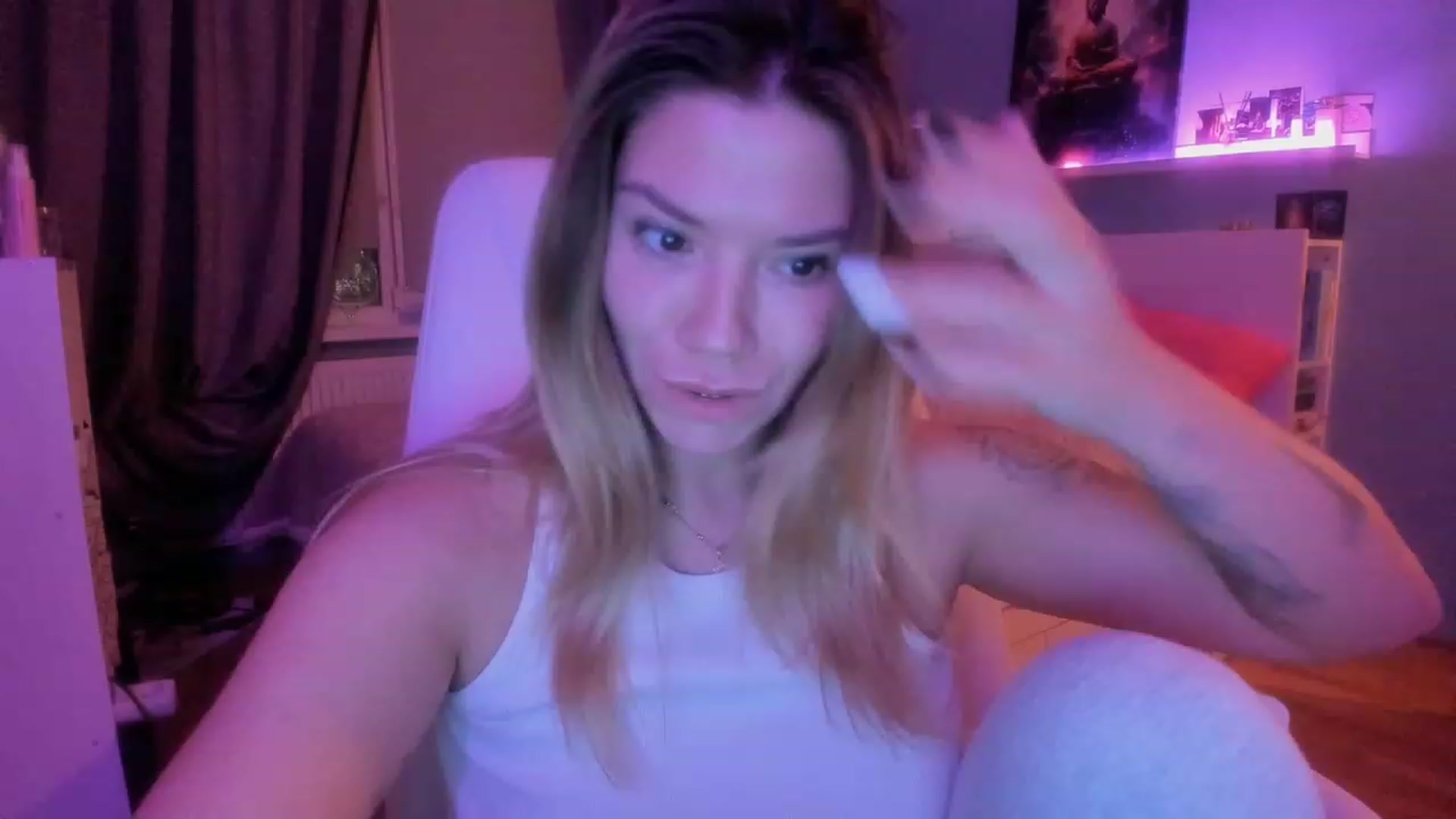 Gallery image thumbnail from NickyBlein's myfreecams stream on, 11/28/2023, 18:16 image 20 of 20