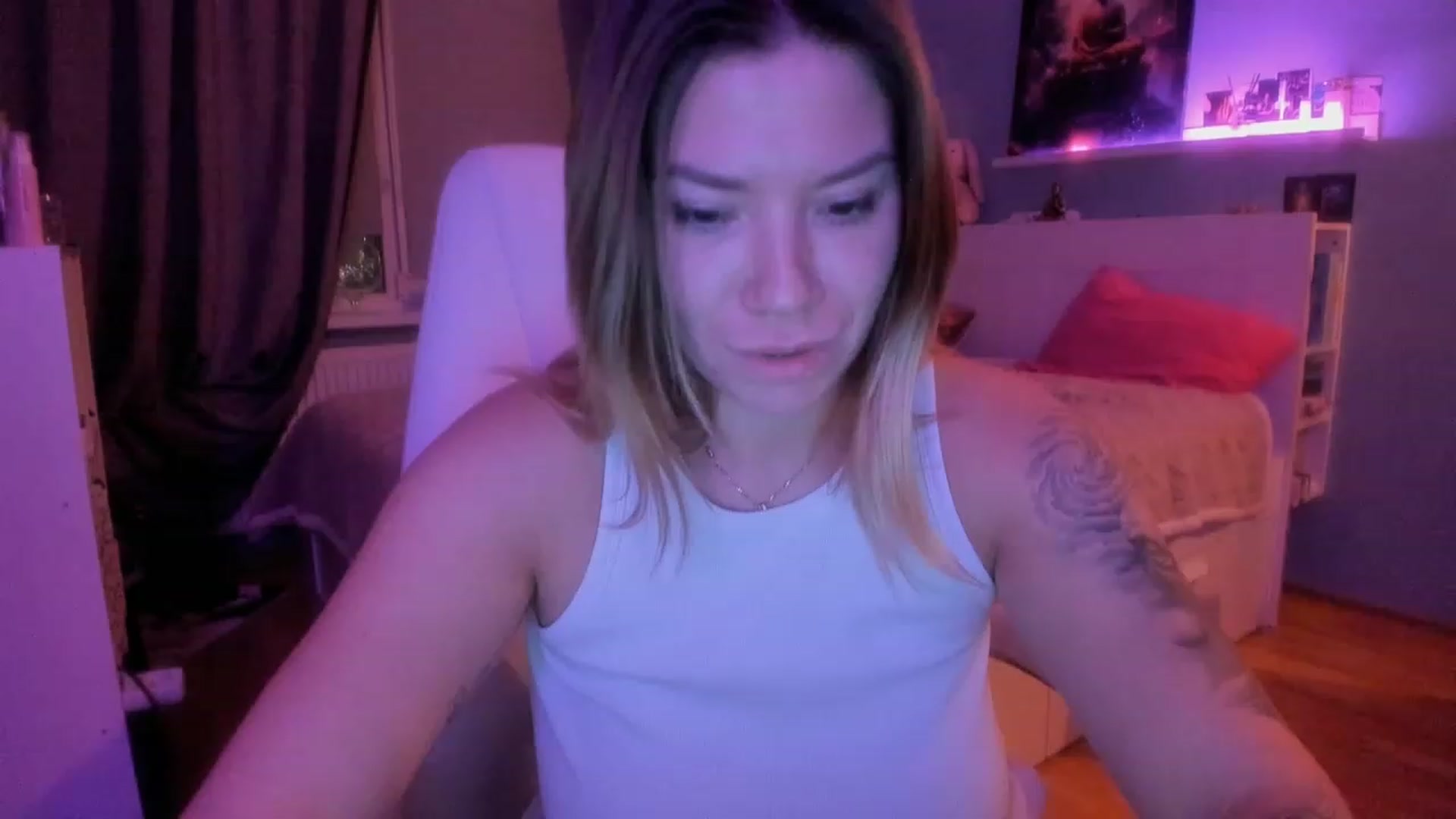 Gallery image thumbnail from NickyBlein's myfreecams stream on, 11/28/2023, 18:16 image 15 of 20