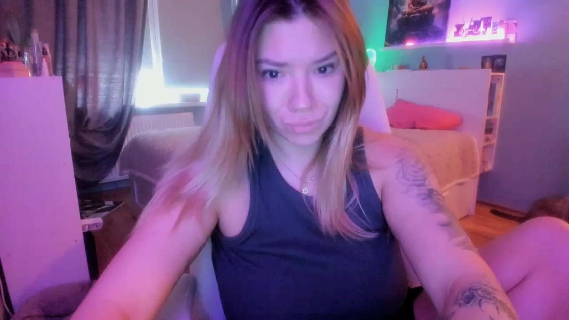 Gallery image thumbnail from NickyBlein's myfreecams stream on, 12/01/2023, 11:03 image 2 of 20