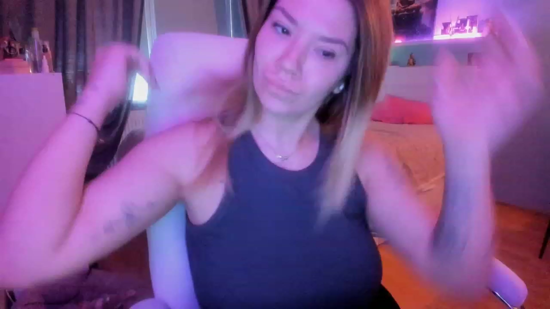 Gallery image thumbnail from NickyBlein's myfreecams stream on, 12/01/2023, 11:03 image 19 of 20