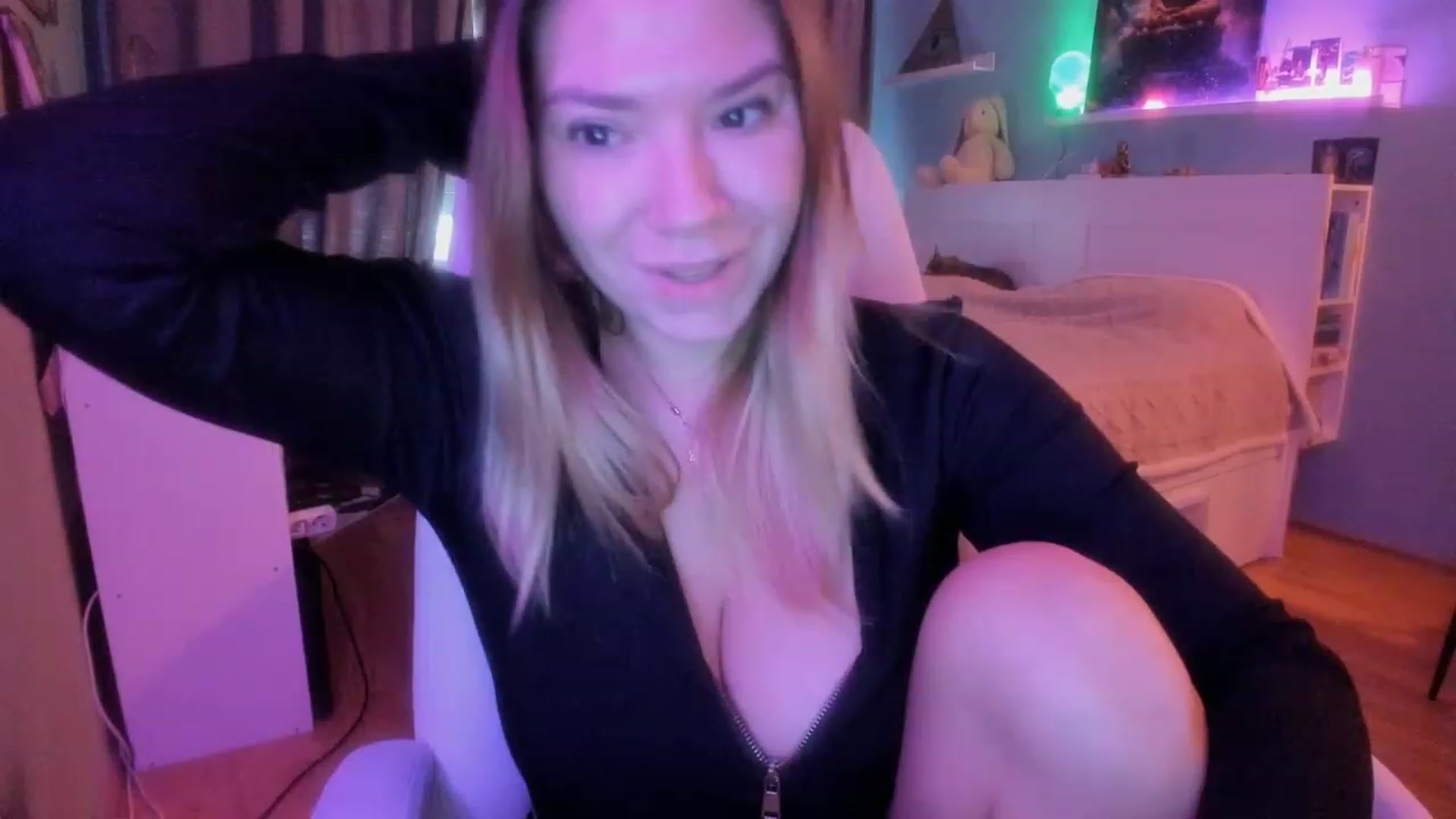 Gallery image thumbnail from NickyBlein's myfreecams stream on, 12/02/2023, 09:02 image 5 of 20
