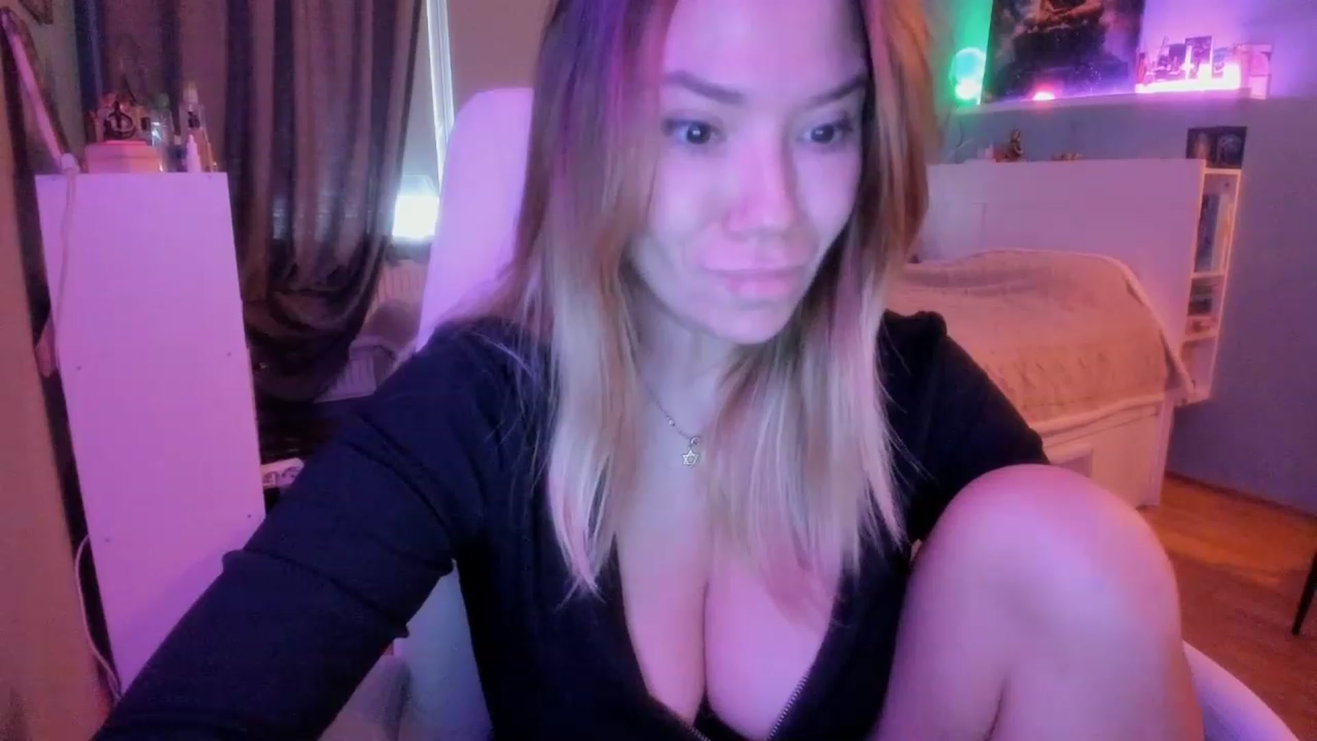 Gallery image thumbnail from NickyBlein's myfreecams stream on, 12/02/2023, 09:02 image 6 of 20