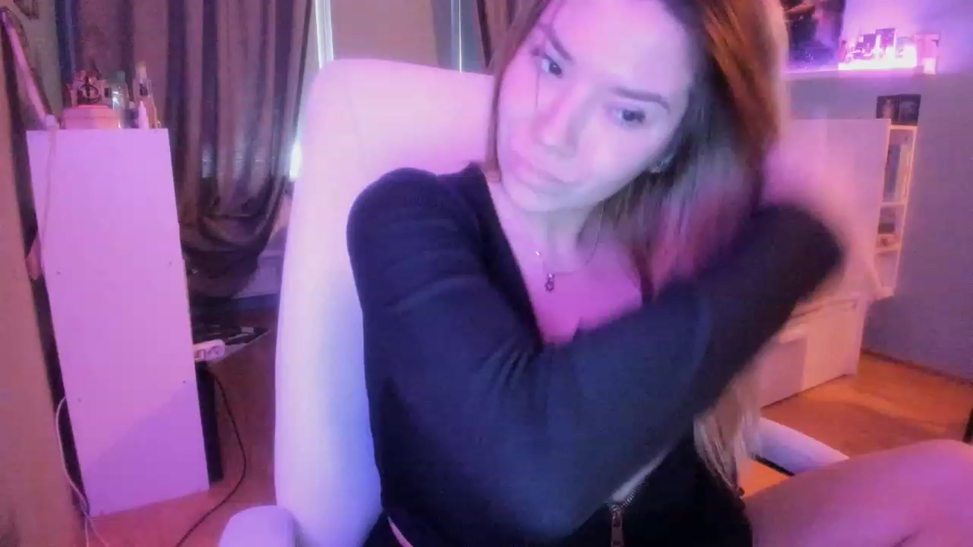 Gallery image thumbnail from NickyBlein's myfreecams stream on, 12/02/2023, 09:02 image 1 of 20