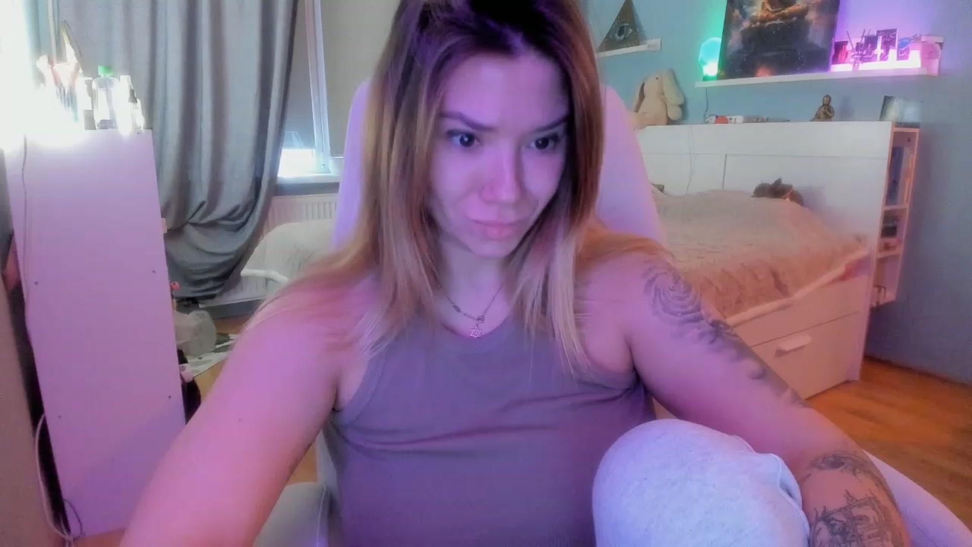 Gallery image thumbnail from NickyBlein's myfreecams stream on, 12/05/2023, 08:52 image 9 of 20