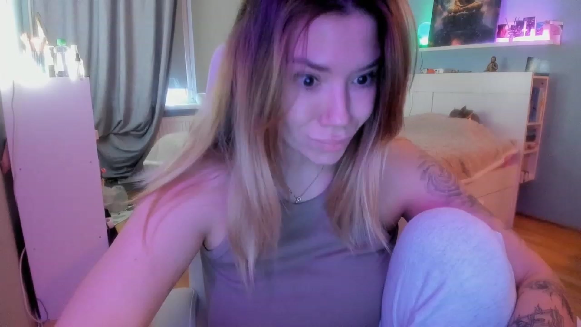 Gallery image thumbnail from NickyBlein's myfreecams stream on, 12/05/2023, 08:52 image 8 of 20