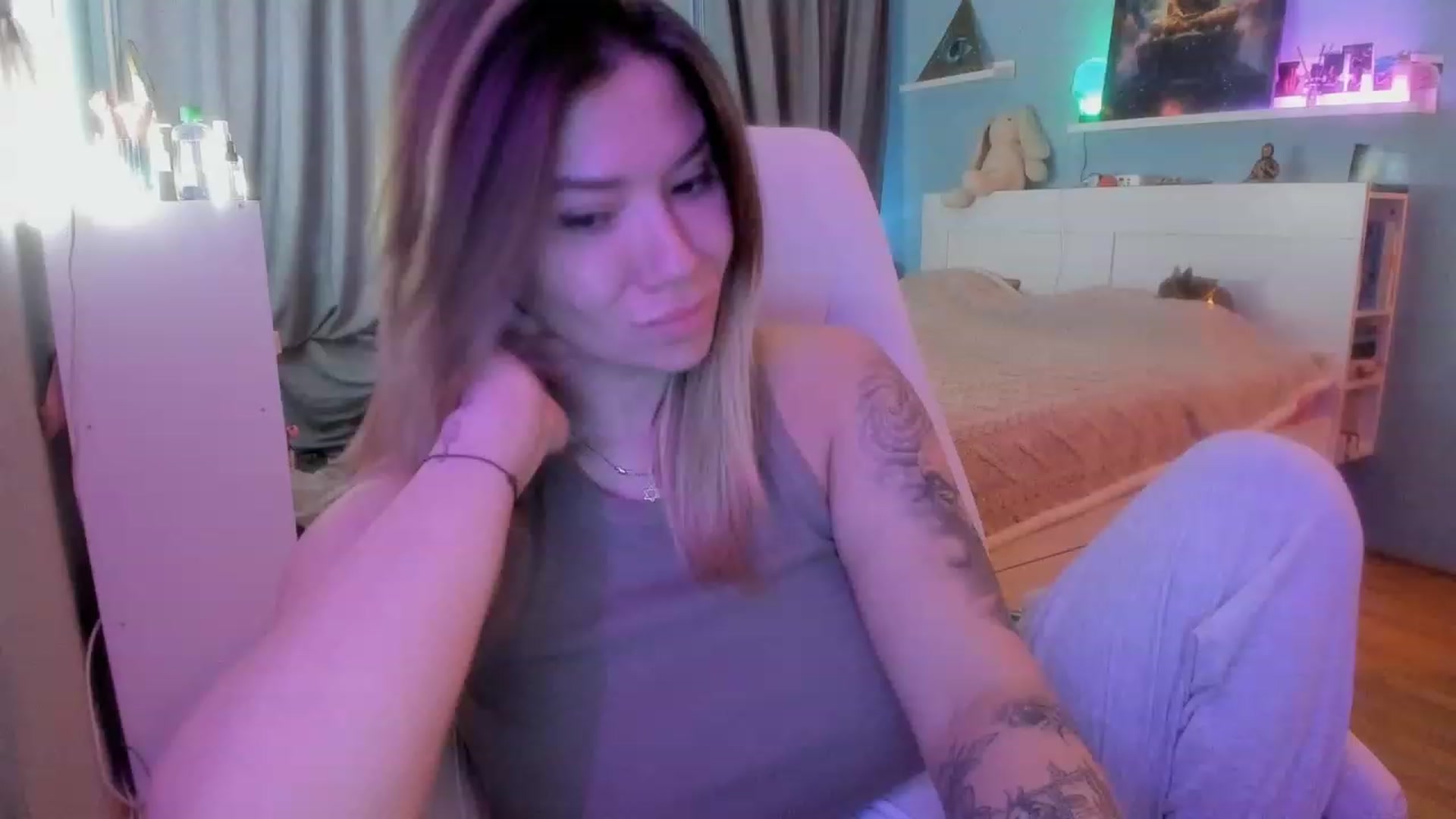 Gallery image thumbnail from NickyBlein's myfreecams stream on, 12/05/2023, 08:52 image 13 of 20