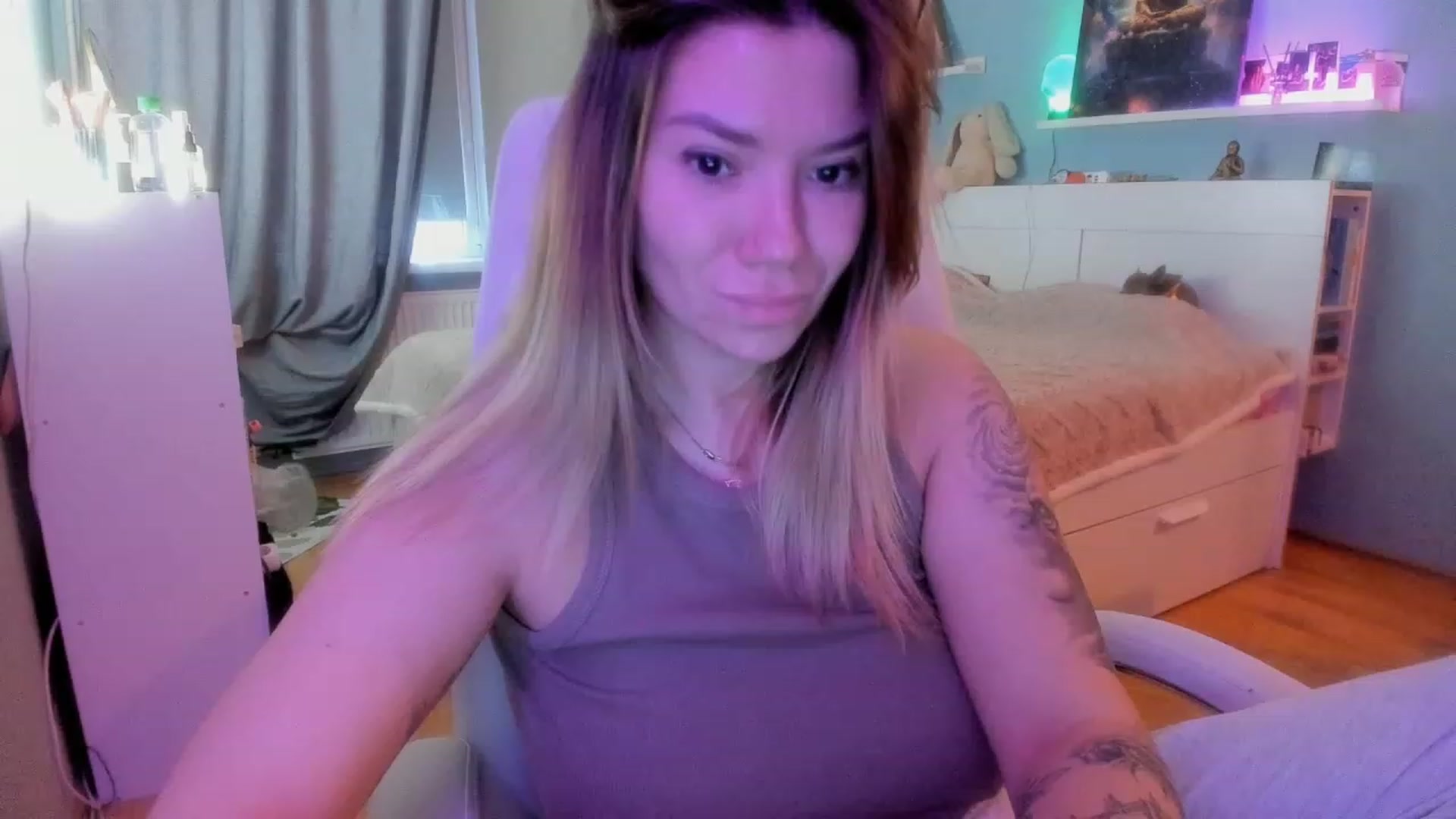 Gallery image thumbnail from NickyBlein's myfreecams stream on, 12/05/2023, 08:52 image 7 of 20