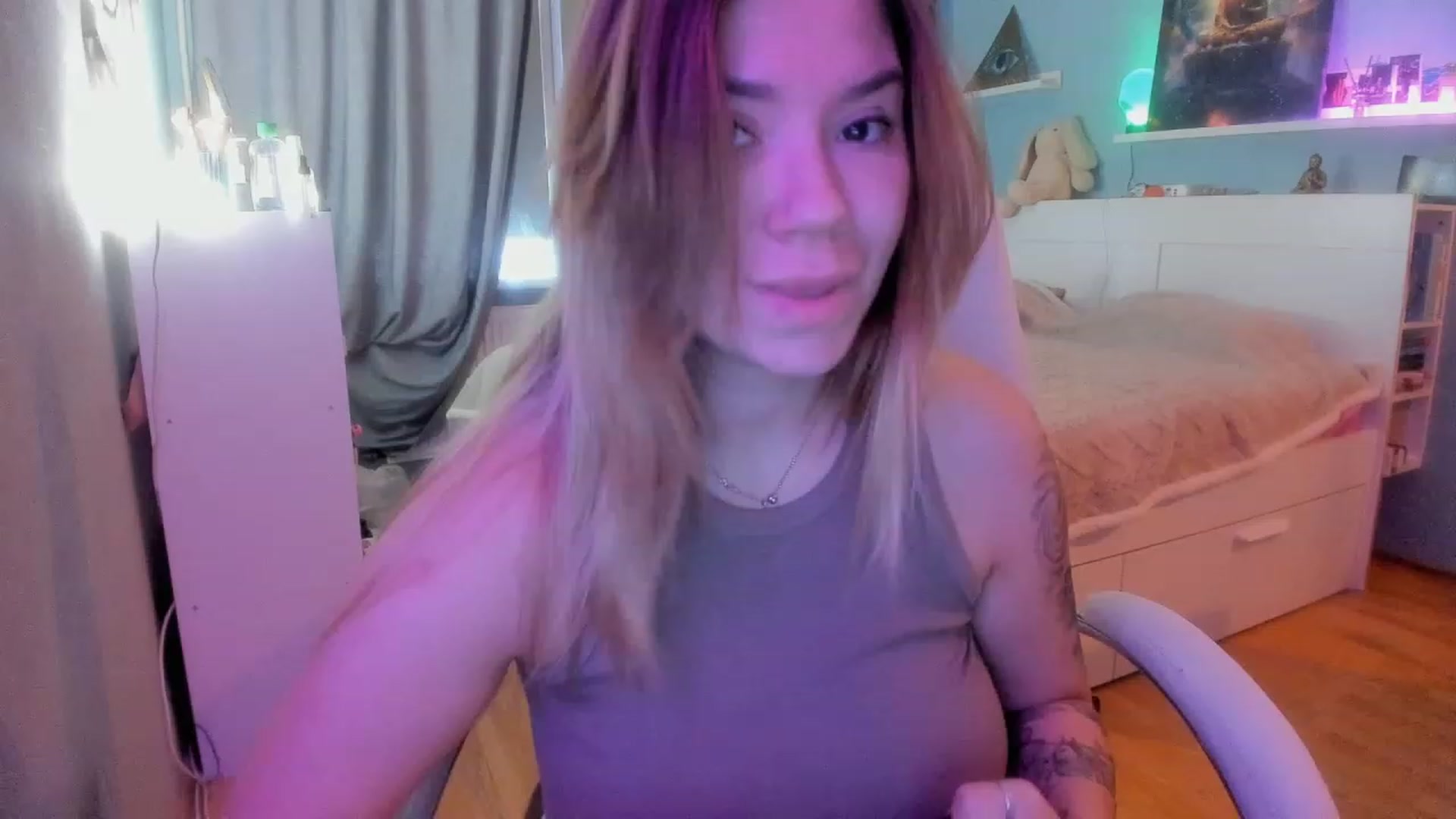 Gallery image thumbnail from NickyBlein's myfreecams stream on, 12/05/2023, 09:29 image 9 of 20