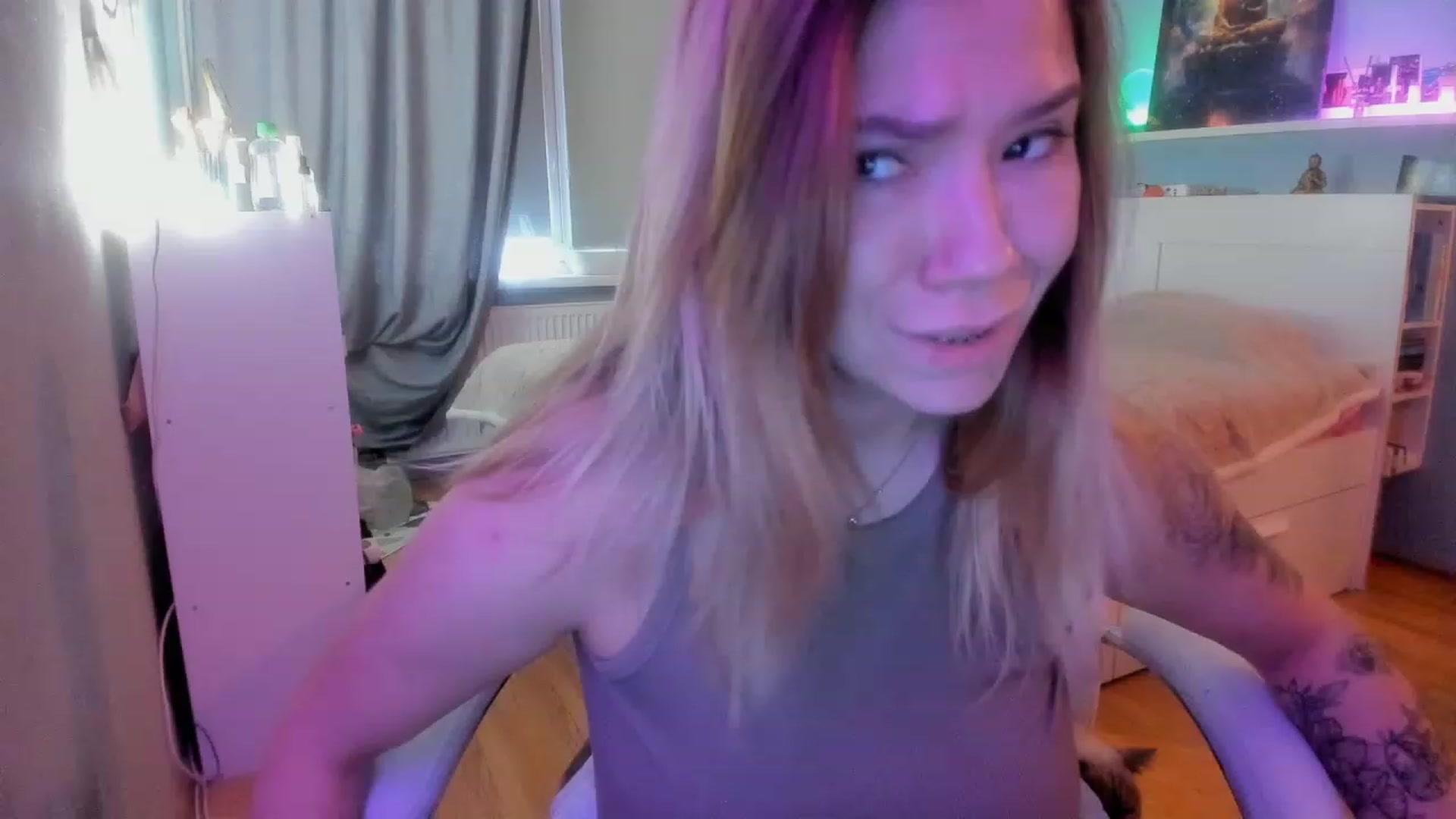 Gallery image thumbnail from NickyBlein's myfreecams stream on, 12/05/2023, 09:29 image 15 of 20