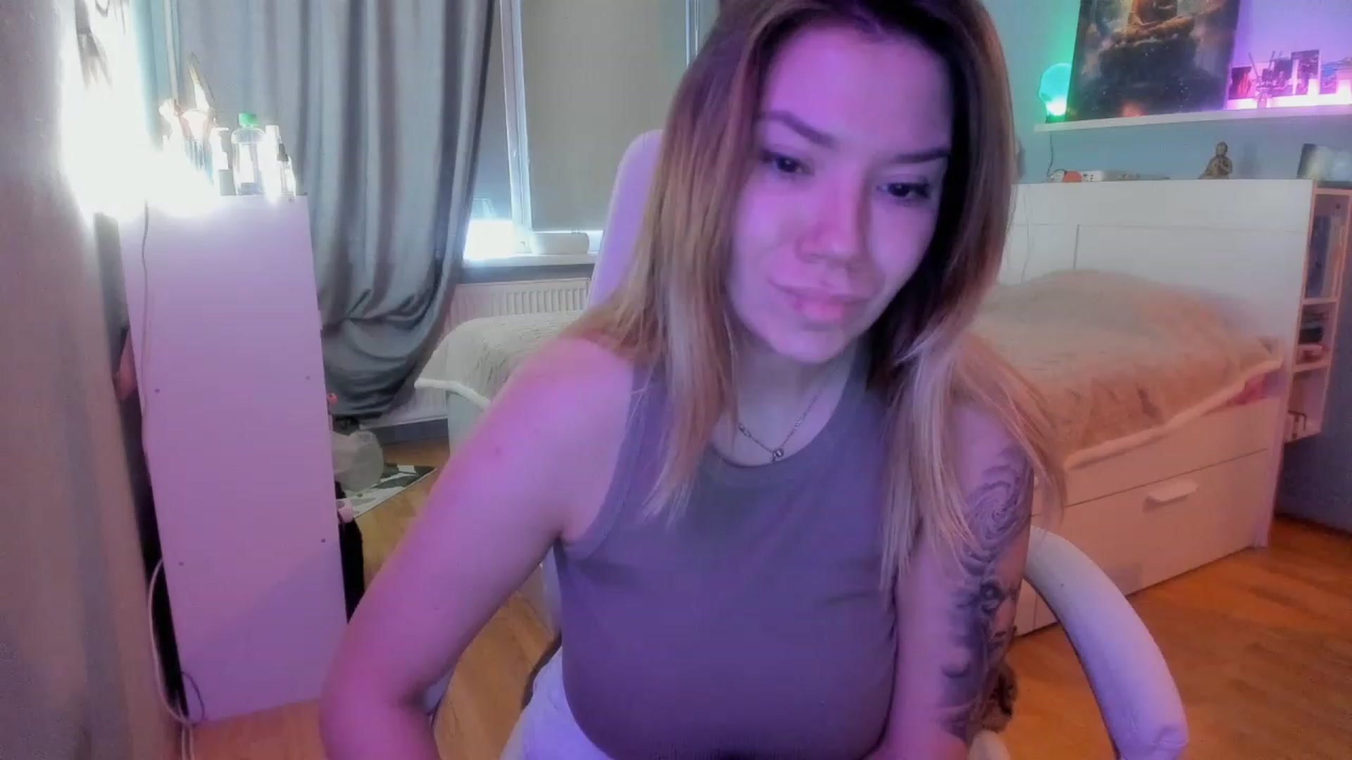 Gallery image thumbnail from NickyBlein's myfreecams stream on, 12/05/2023, 09:29 image 14 of 20