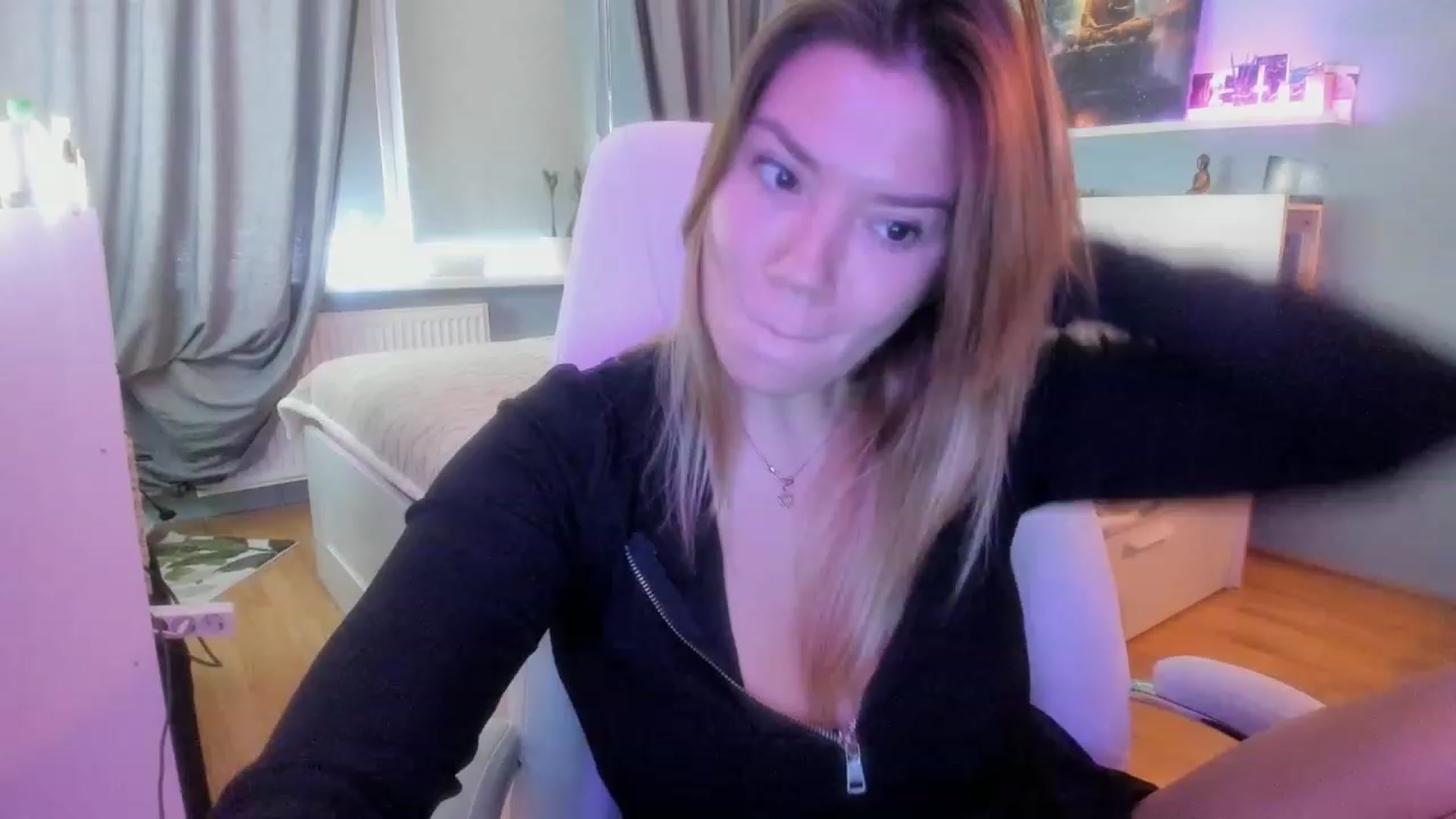 Gallery image thumbnail from NickyBlein's myfreecams stream on, 12/06/2023, 10:27 image 2 of 20