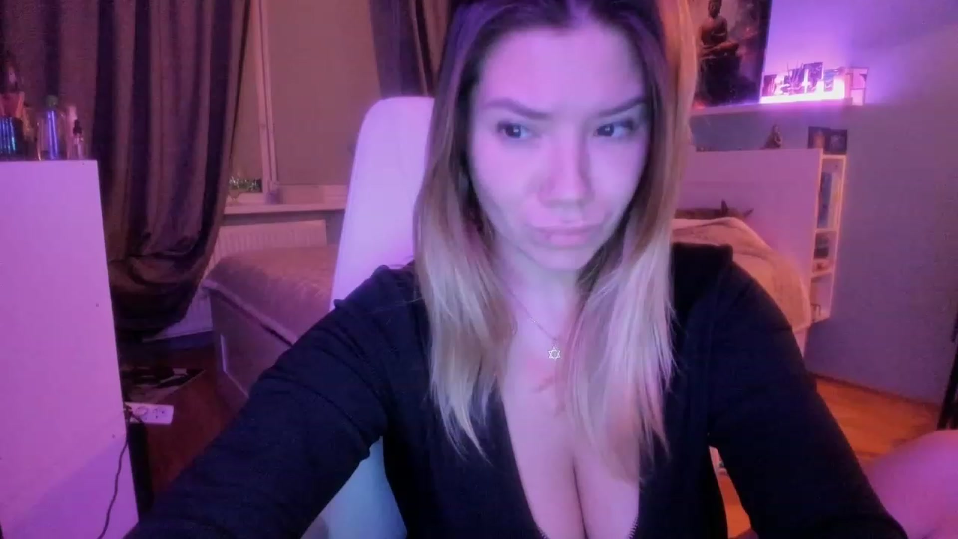 Gallery image thumbnail from NickyBlein's myfreecams stream on, 12/06/2023, 17:45 image 4 of 20