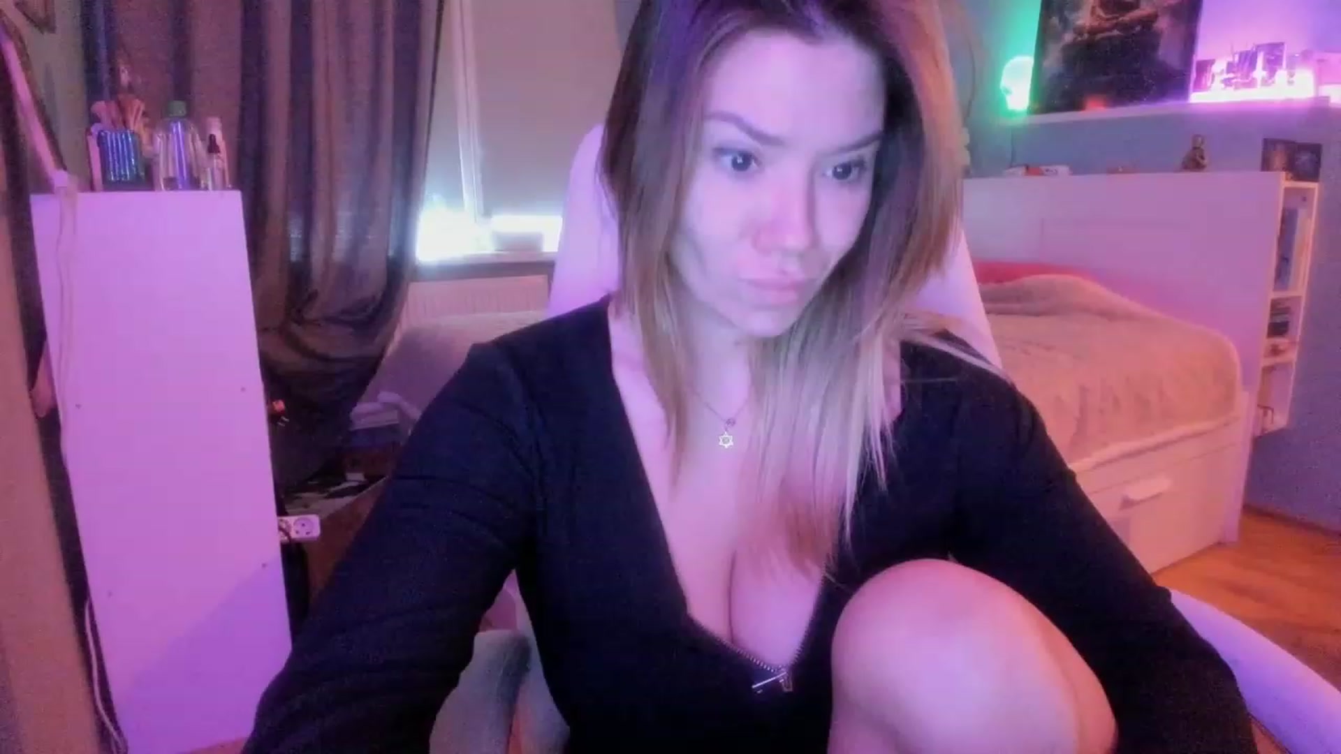 Gallery image thumbnail from NickyBlein's myfreecams stream on, 12/09/2023, 11:31 image 15 of 20