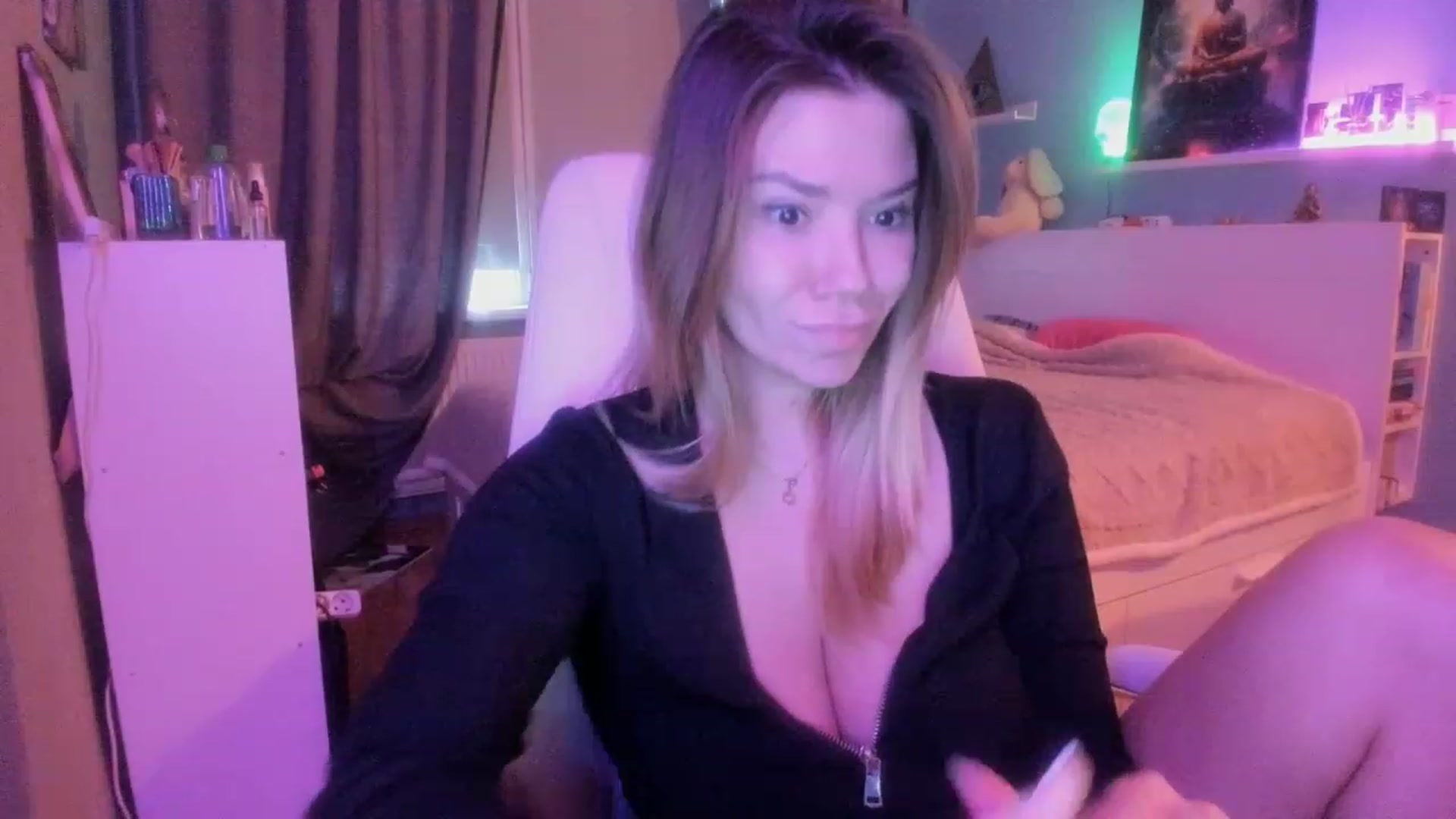 Gallery image thumbnail from NickyBlein's myfreecams stream on, 12/09/2023, 12:39 image 10 of 20