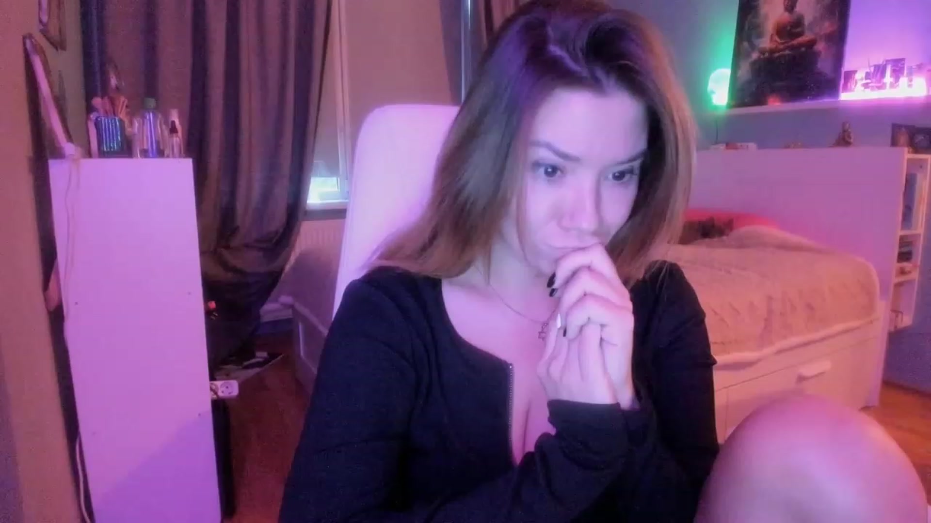 Gallery image thumbnail from NickyBlein's myfreecams stream on, 12/09/2023, 12:39 image 19 of 20