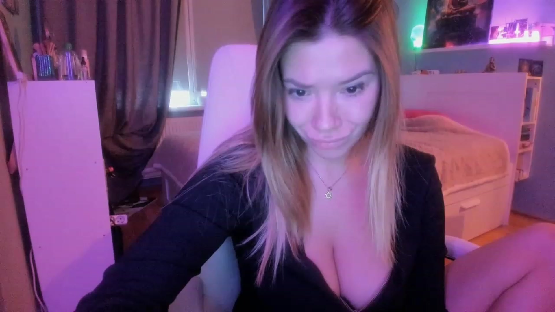 Gallery image thumbnail from NickyBlein's myfreecams stream on, 12/09/2023, 12:39 image 2 of 20