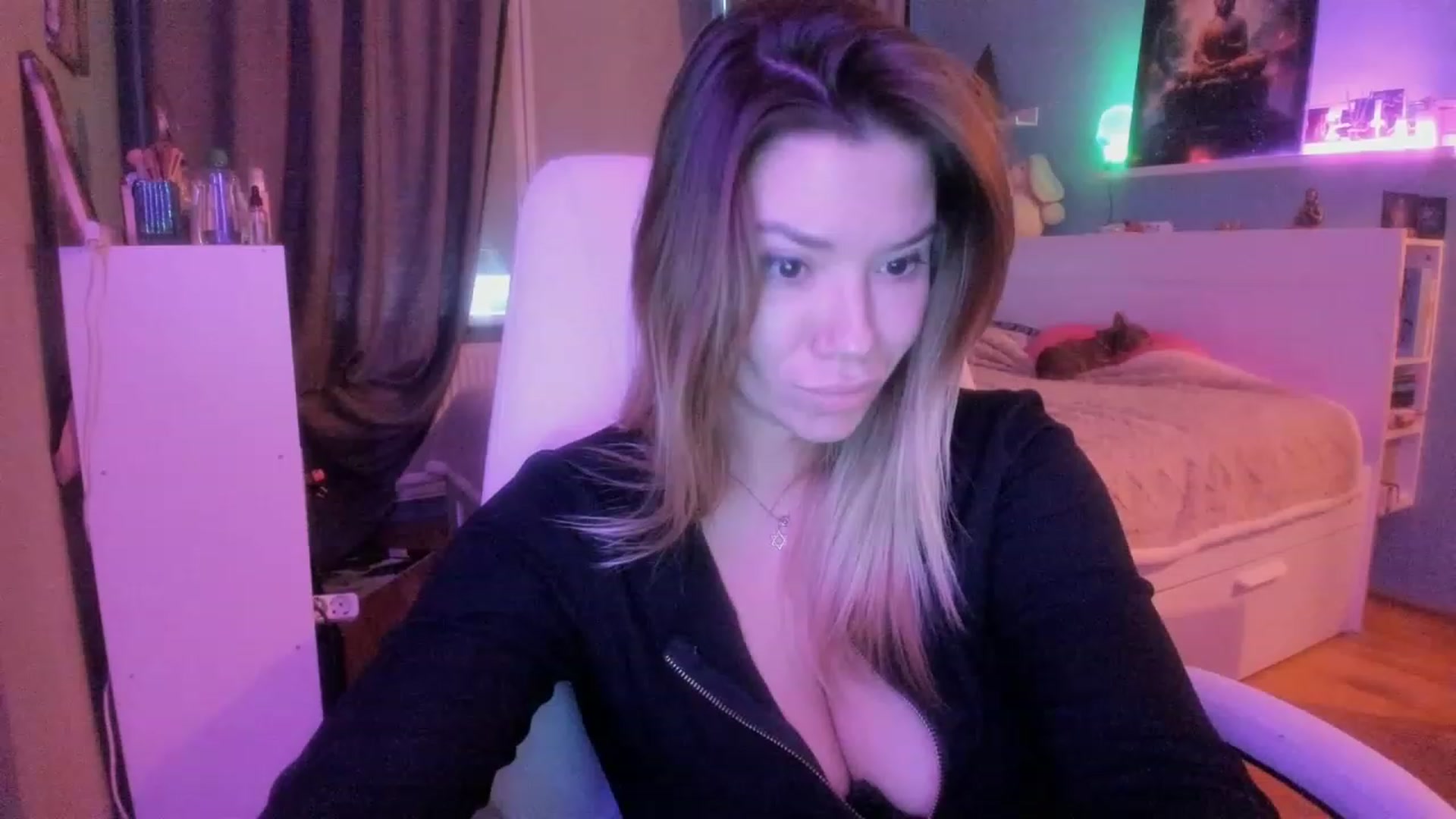 Gallery image thumbnail from NickyBlein's myfreecams stream on, 12/09/2023, 12:39 image 15 of 20