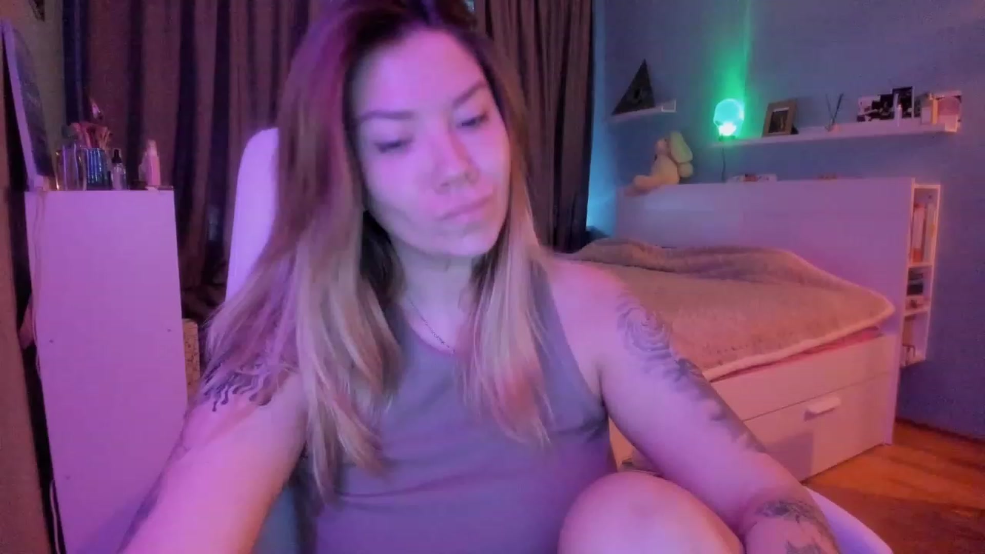 Gallery image thumbnail from NickyBlein's myfreecams stream on, 12/12/2023, 08:22 image 1 of 20