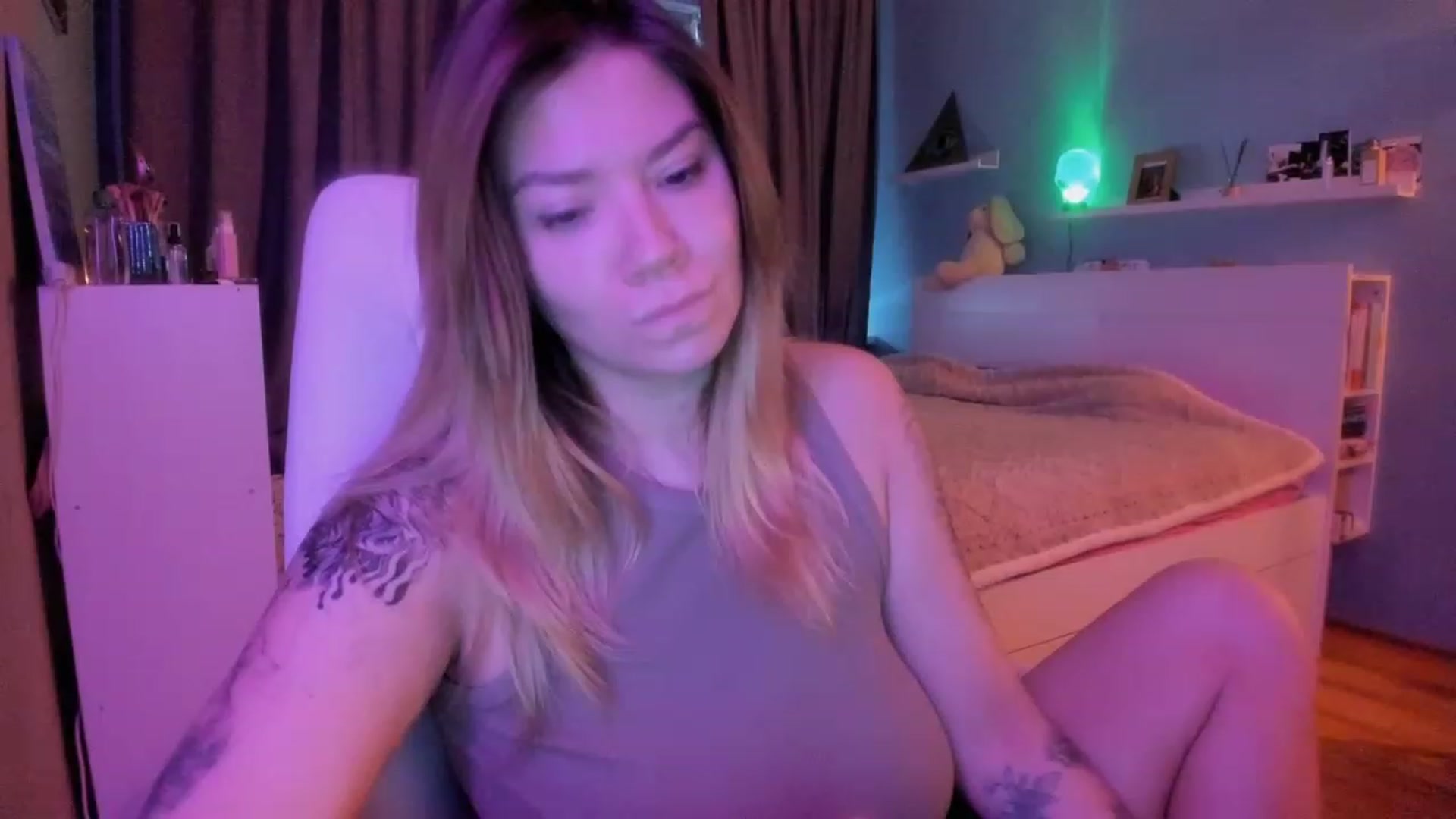 Gallery image thumbnail from NickyBlein's myfreecams stream on, 12/12/2023, 08:22 image 3 of 20