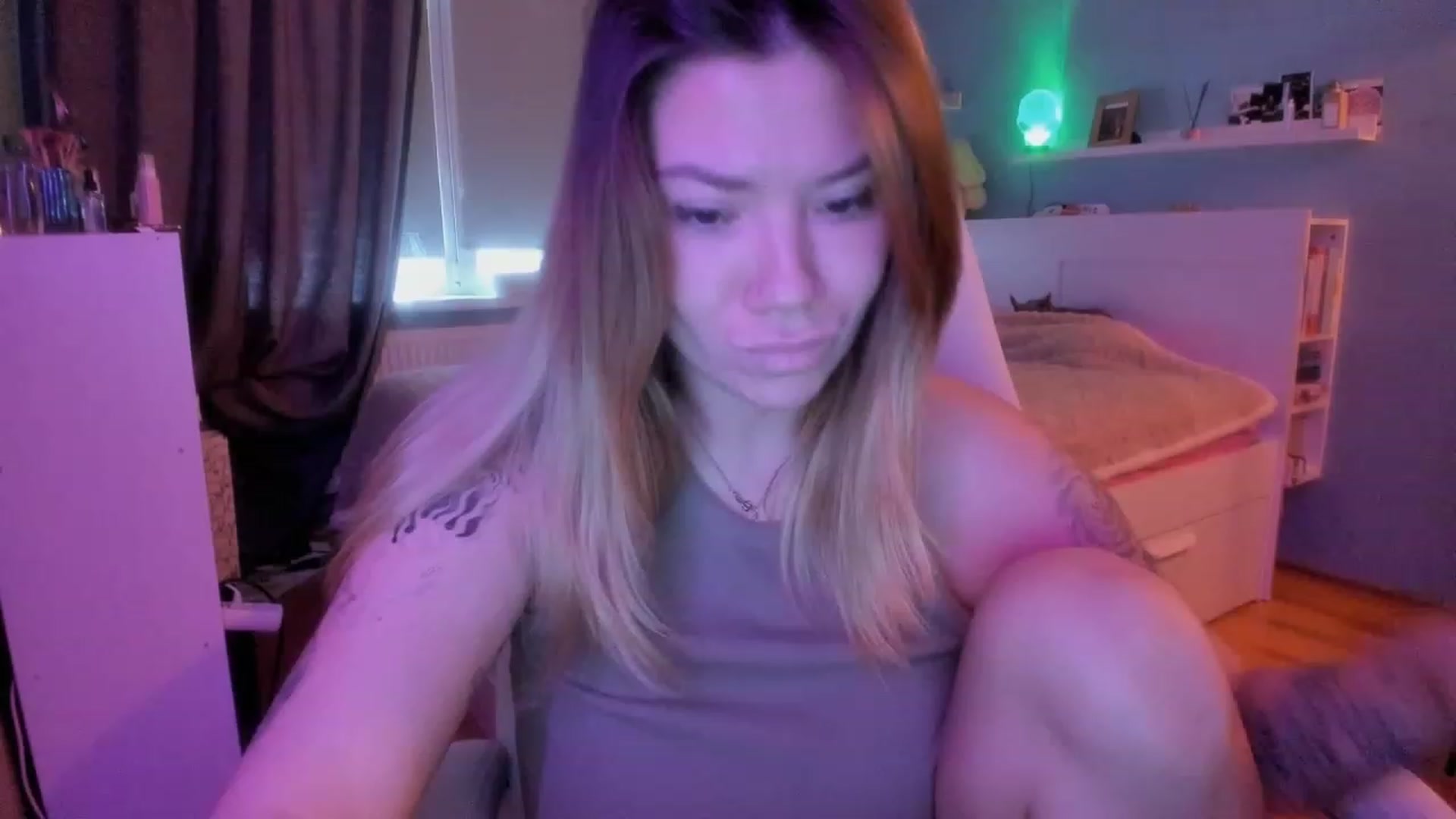 Gallery image thumbnail from NickyBlein's myfreecams stream on, 12/12/2023, 09:03 image 2 of 20
