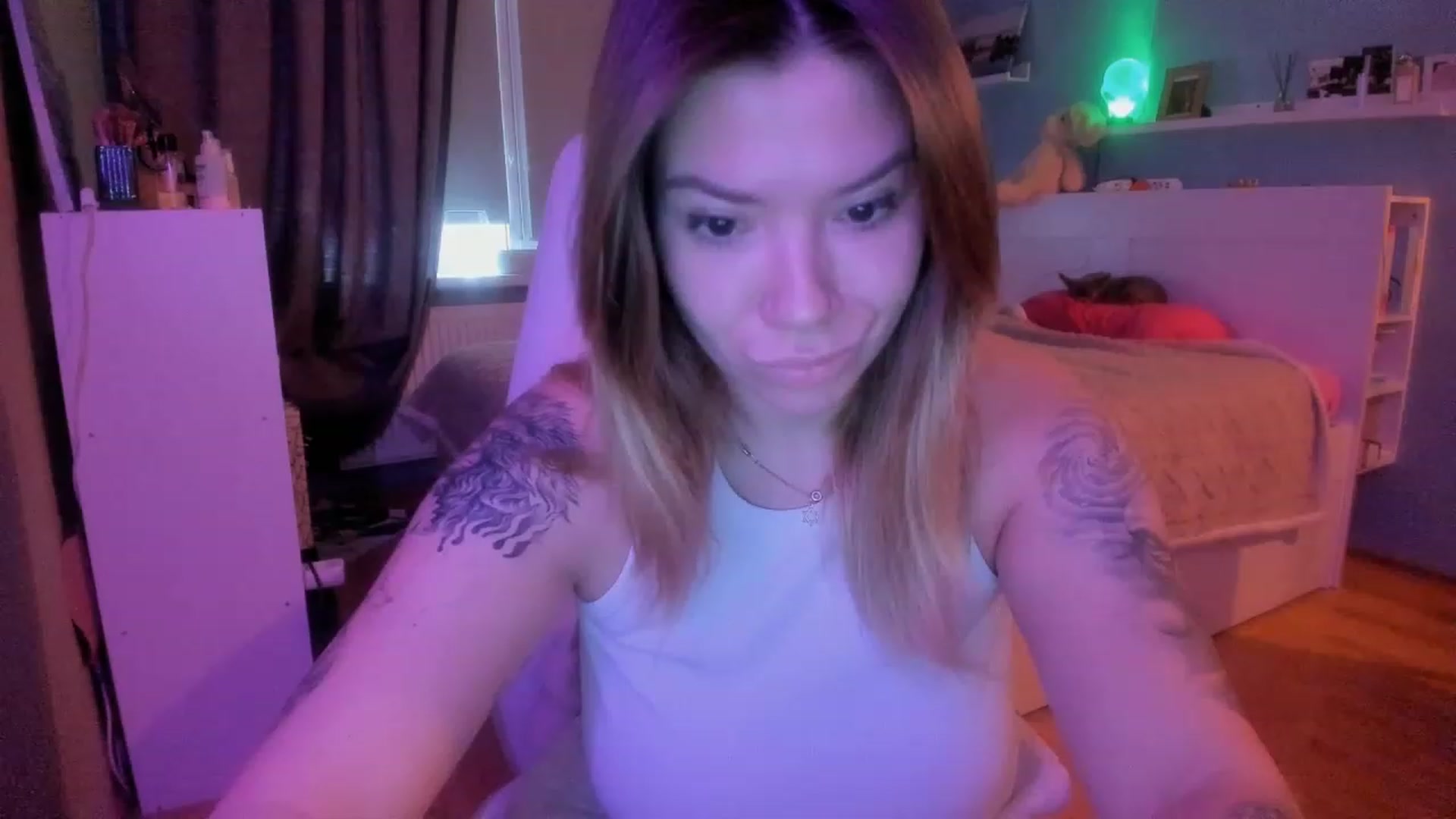 Gallery image thumbnail from NickyBlein's myfreecams stream on, 12/15/2023, 09:19 image 12 of 20