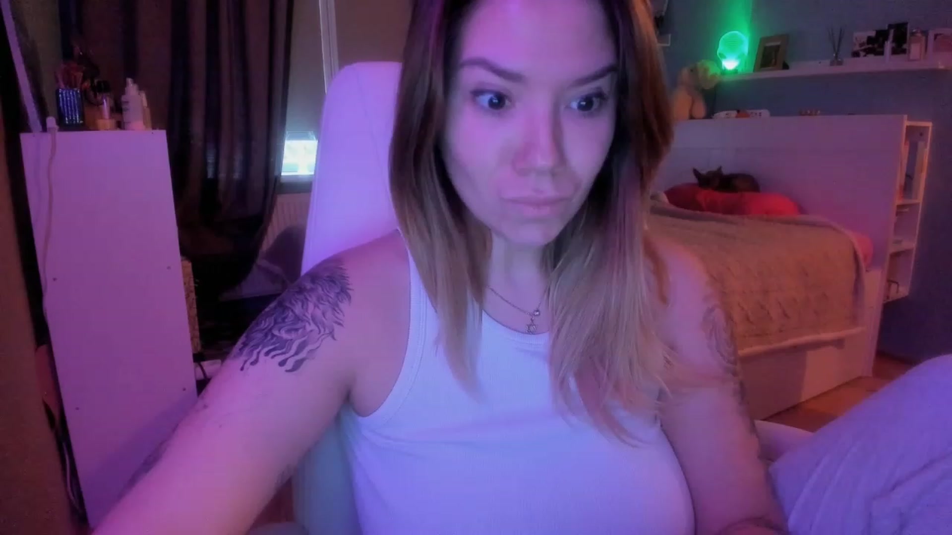 Gallery image thumbnail from NickyBlein's myfreecams stream on, 12/15/2023, 09:19 image 7 of 20