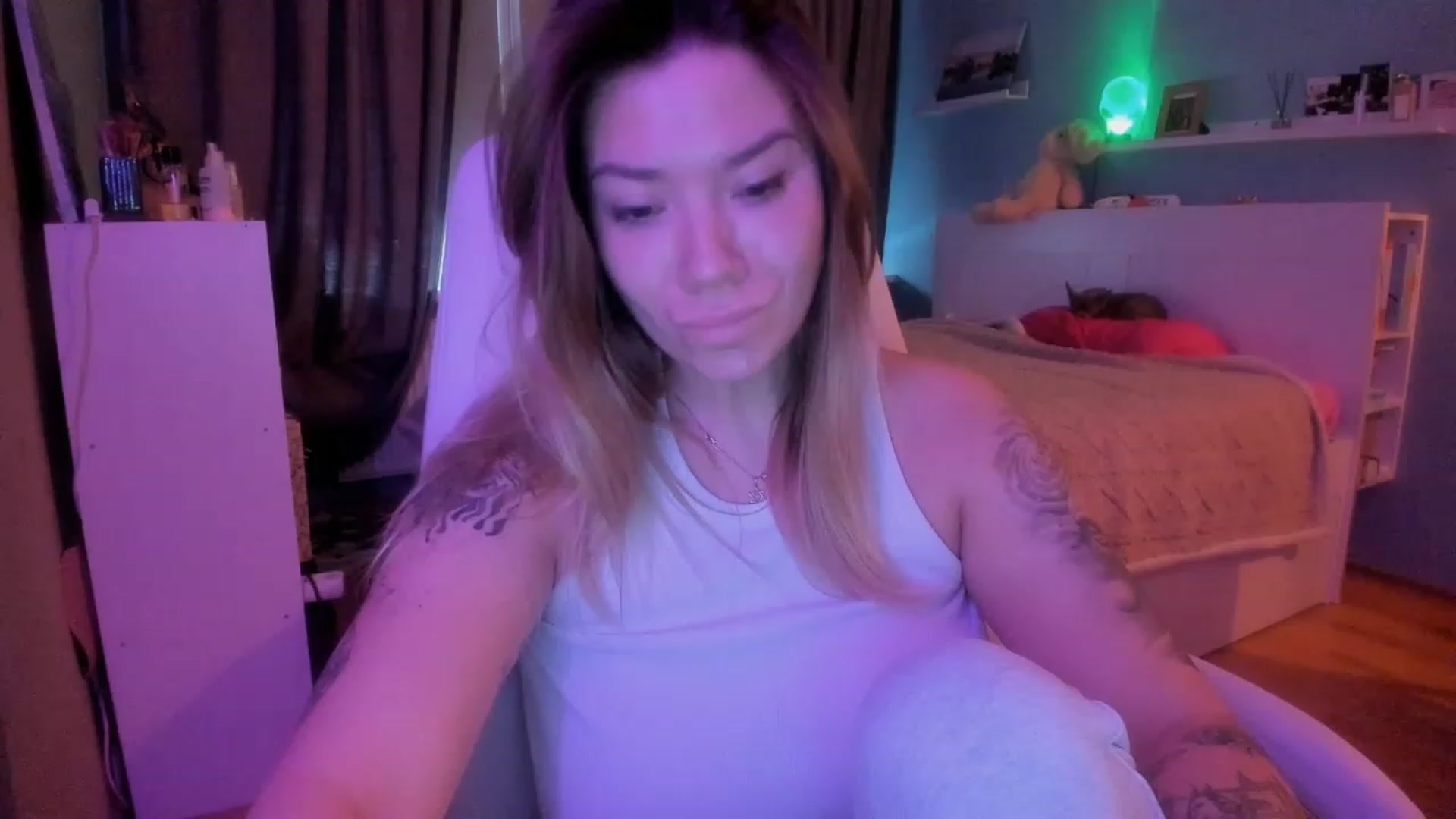 Gallery image thumbnail from NickyBlein's myfreecams stream on, 12/15/2023, 09:19 image 16 of 20
