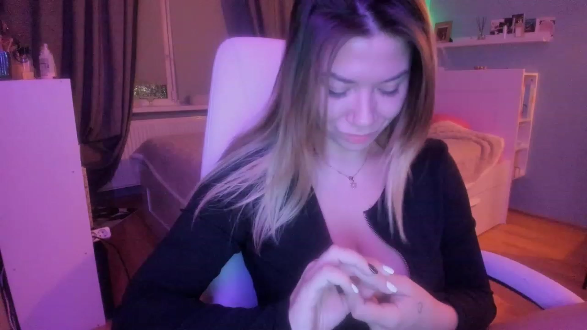 Gallery image thumbnail from NickyBlein's myfreecams stream on, 12/16/2023, 17:16 image 9 of 20