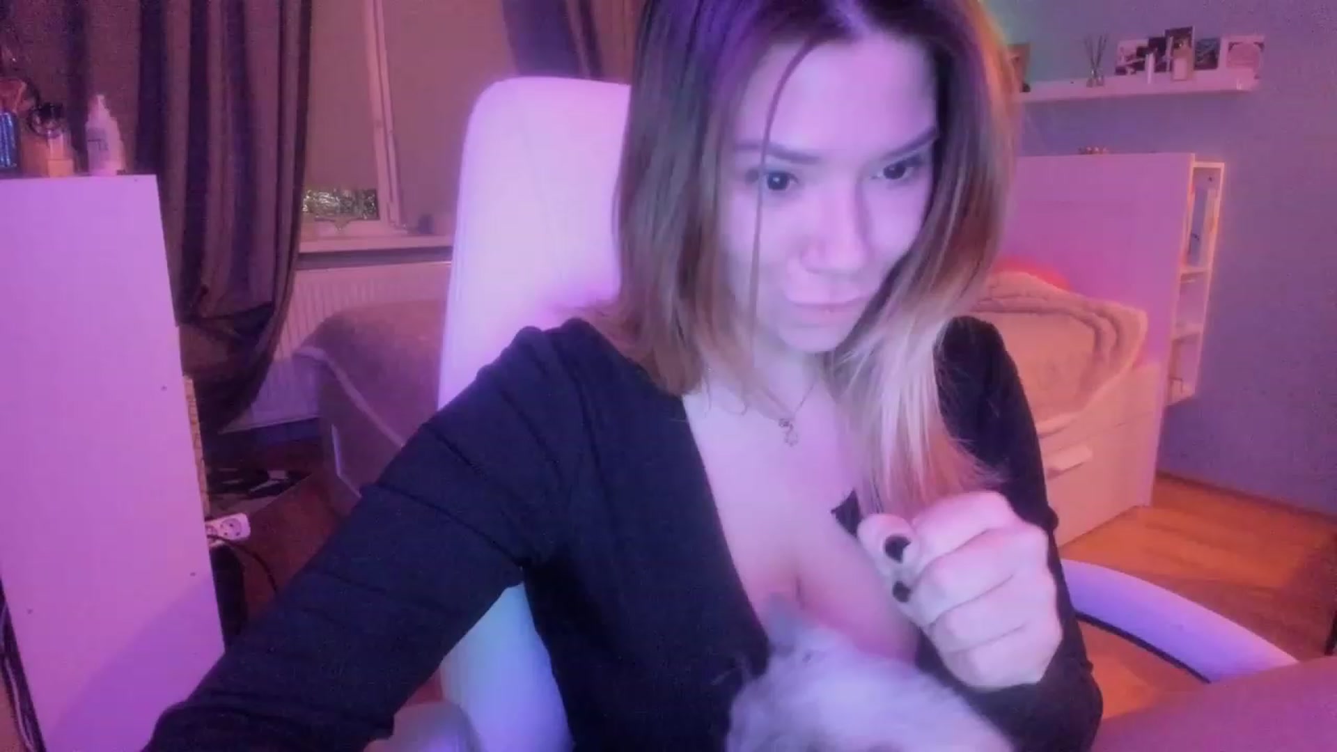 Gallery image thumbnail from NickyBlein's myfreecams stream on, 12/16/2023, 17:16 image 8 of 20