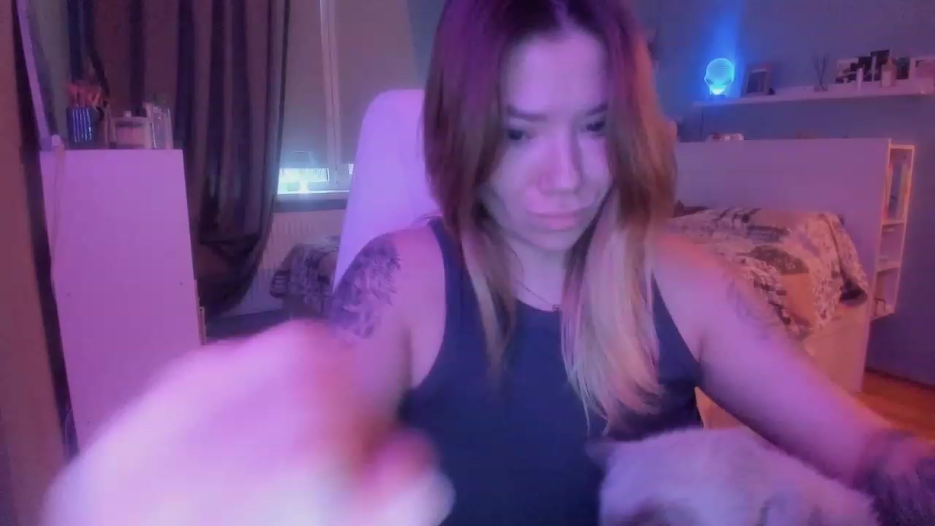 Gallery image thumbnail from NickyBlein's myfreecams stream on, 12/21/2023, 11:25 image 11 of 20