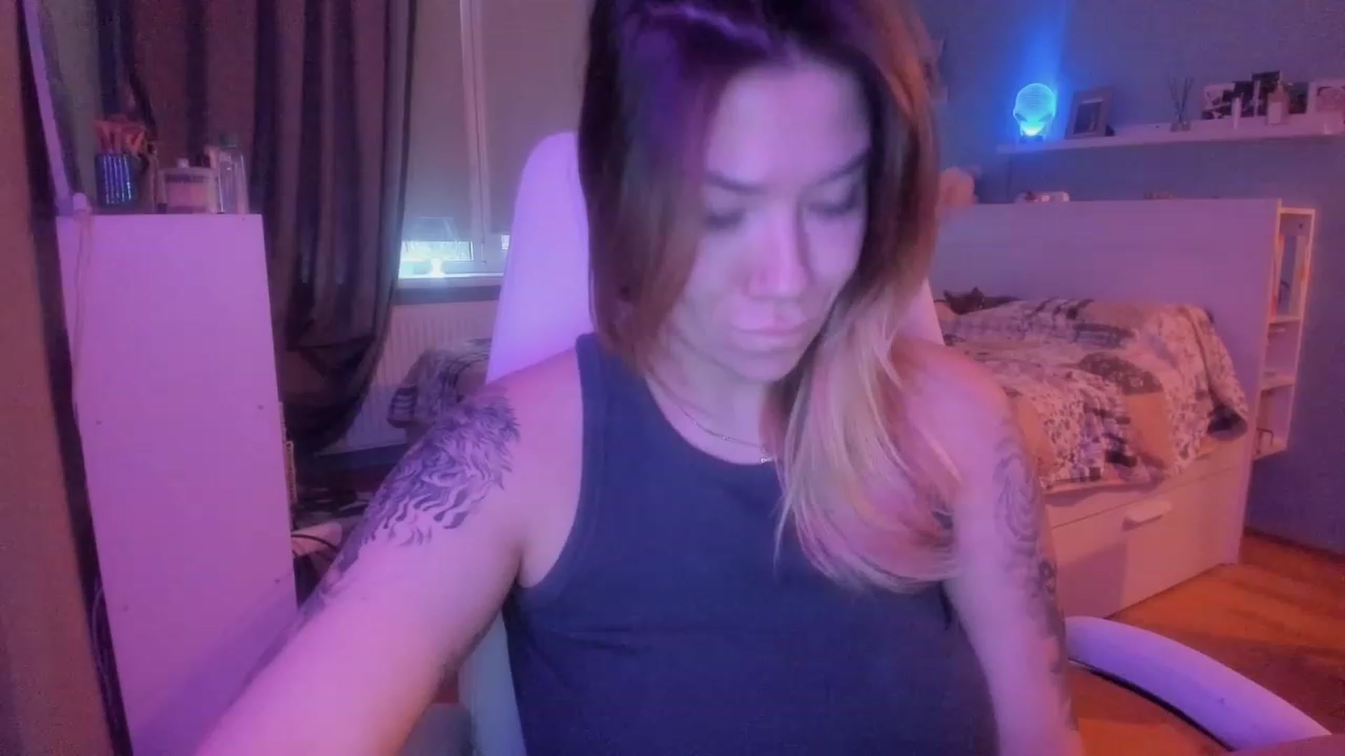 Gallery image thumbnail from NickyBlein's myfreecams stream on, 12/21/2023, 11:25 image 9 of 20