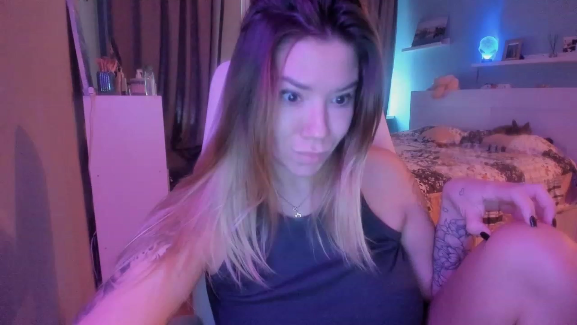 Gallery image thumbnail from NickyBlein's myfreecams stream on, 12/22/2023, 11:20 image 3 of 20