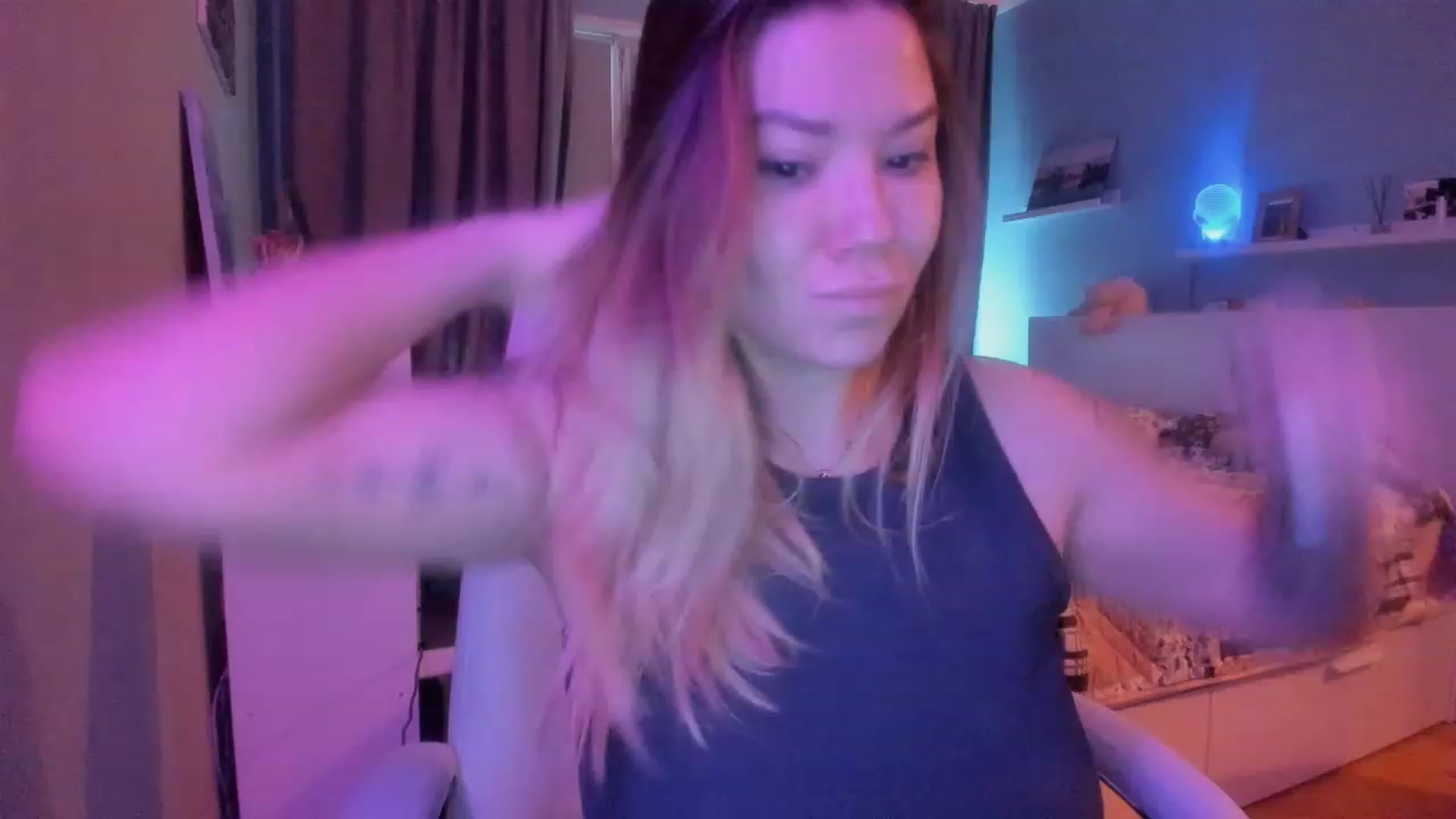 Gallery image thumbnail from NickyBlein's myfreecams stream on, 12/22/2023, 11:20 image 6 of 20