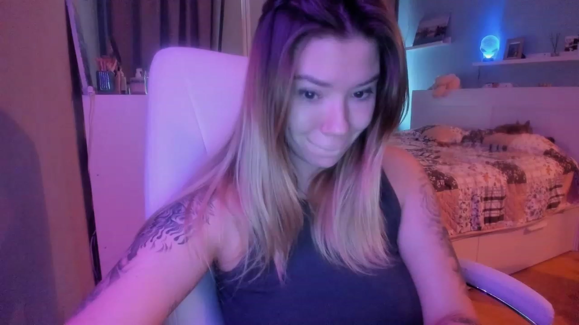 Gallery image thumbnail from NickyBlein's myfreecams stream on, 12/22/2023, 11:20 image 1 of 20