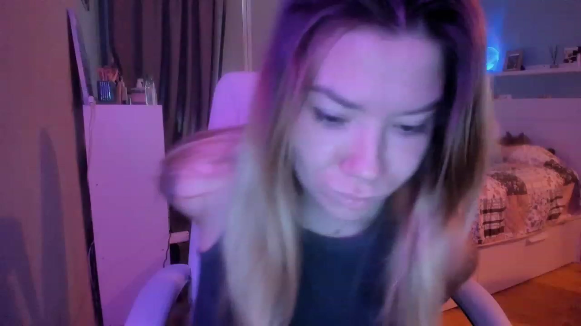 Gallery image thumbnail from NickyBlein's myfreecams stream on, 12/22/2023, 11:20 image 13 of 20